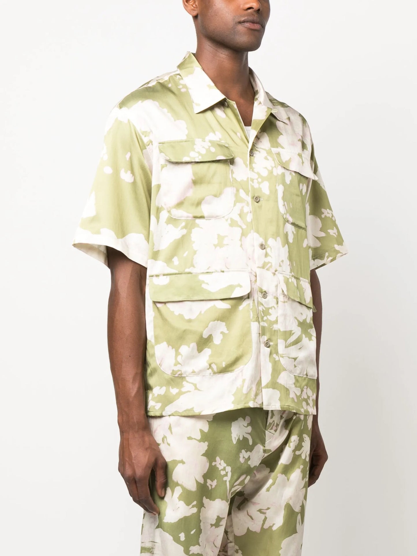 floral-print short-sleeved shirt