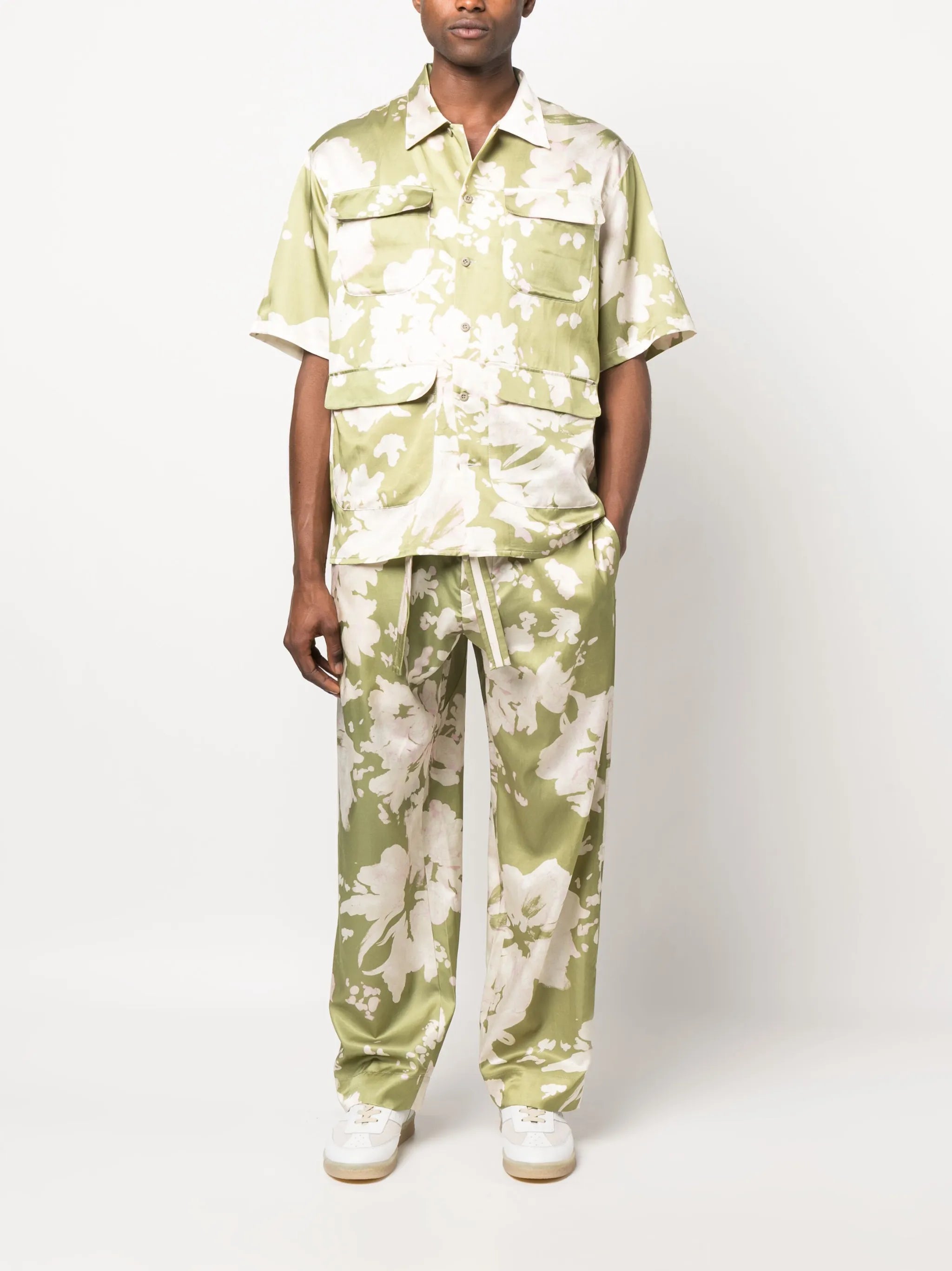 floral-print short-sleeved shirt