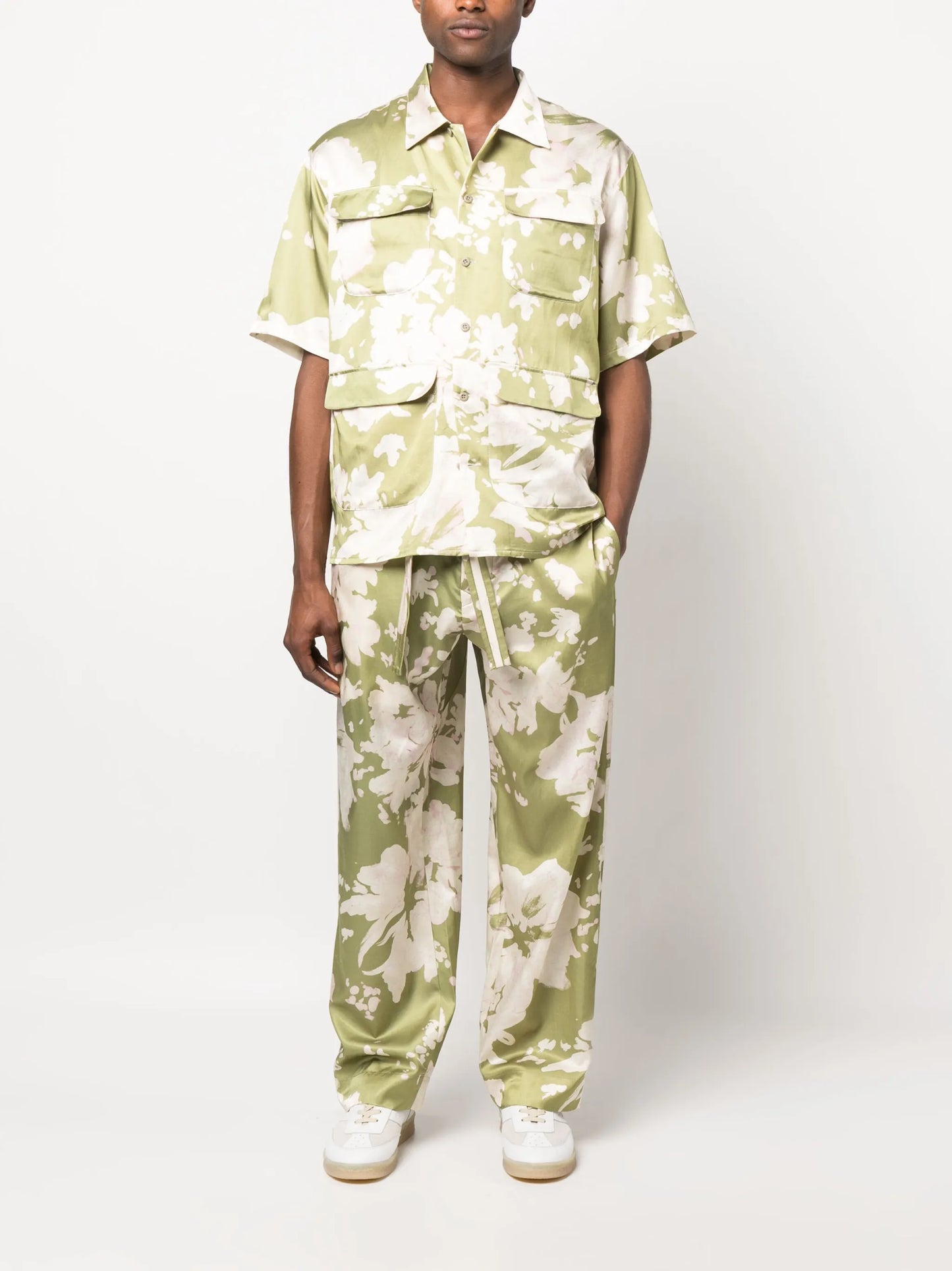 floral-print short-sleeved shirt