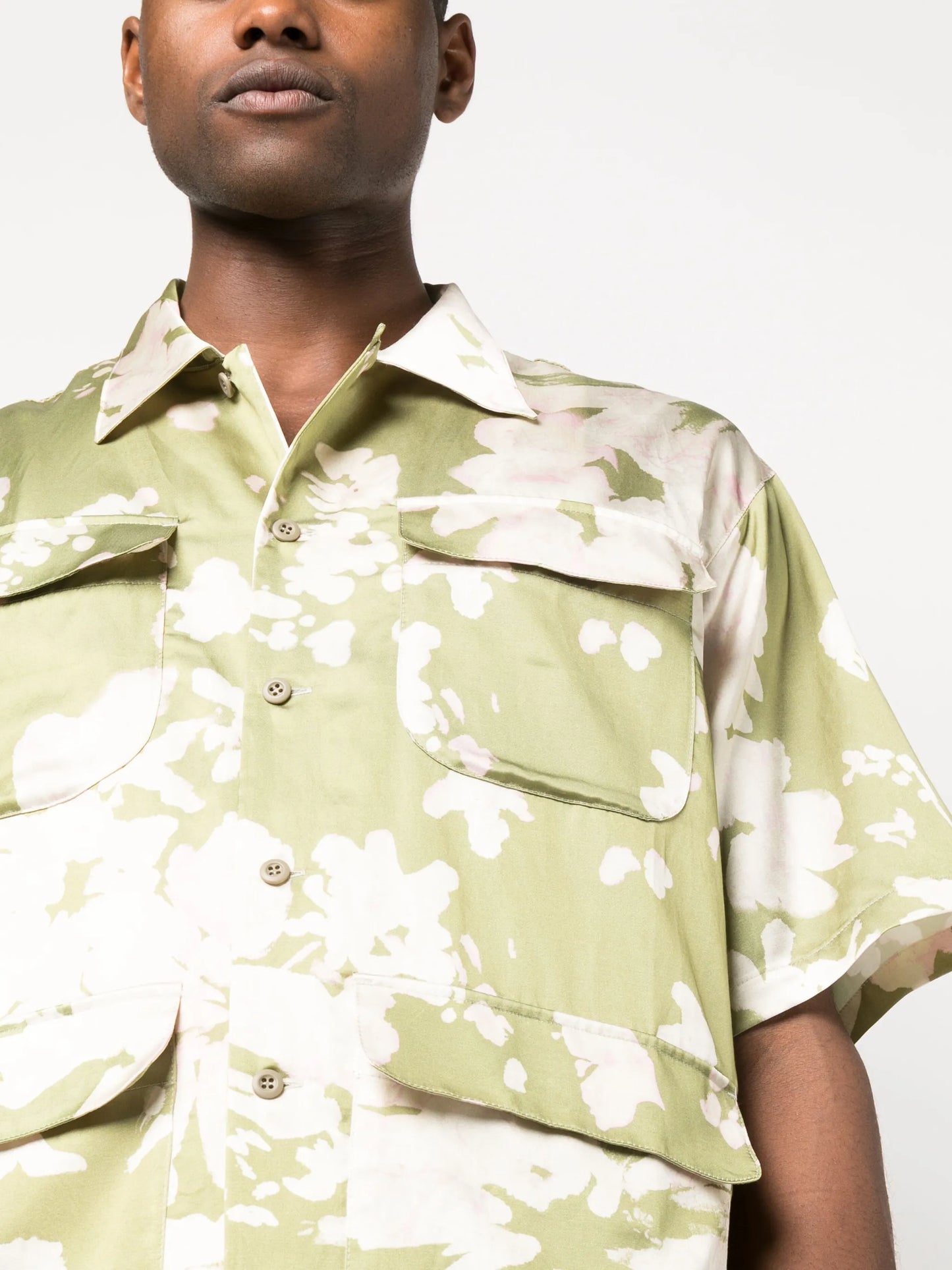 floral-print short-sleeved shirt