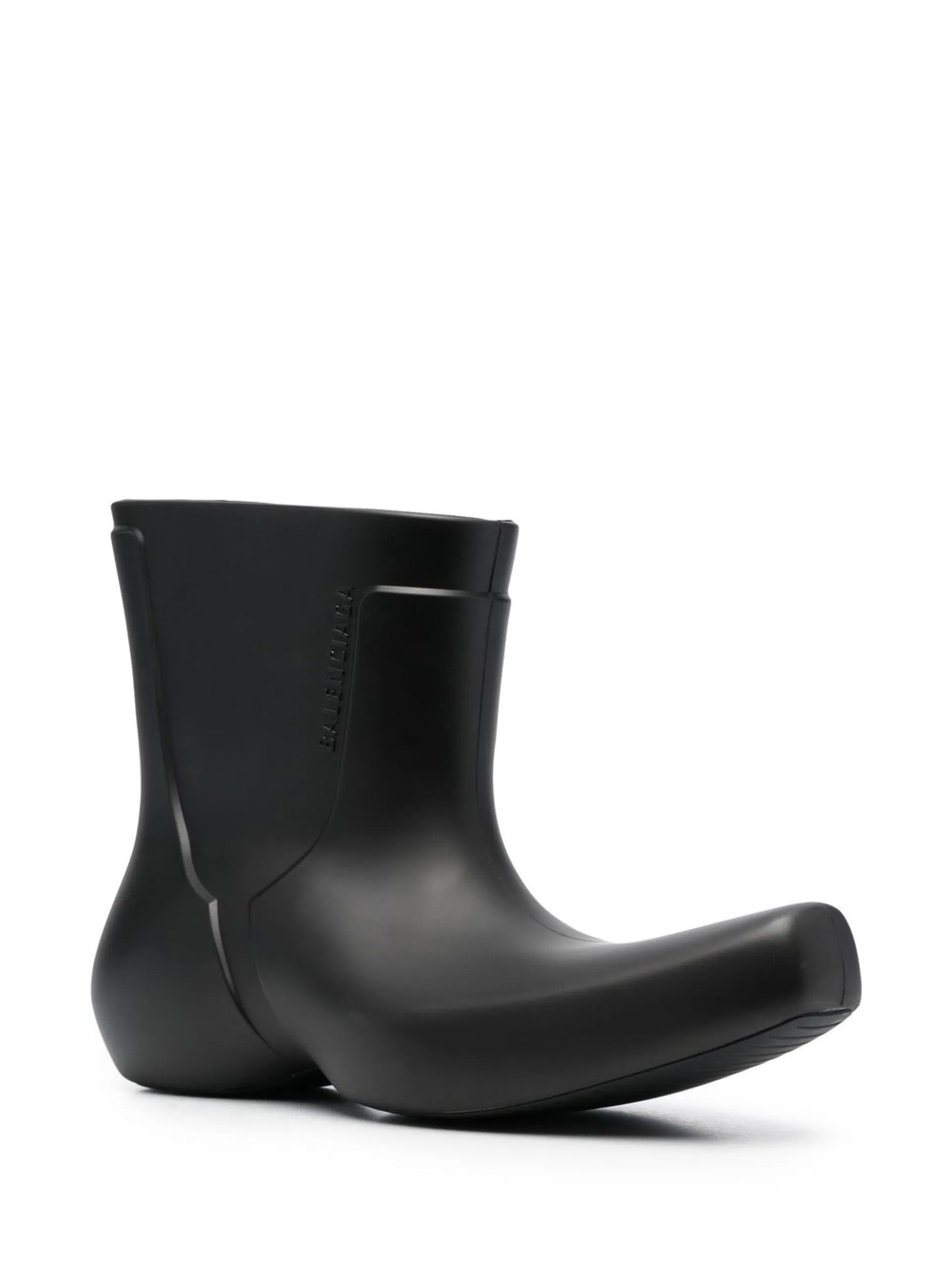 Excavator curved-toe boots