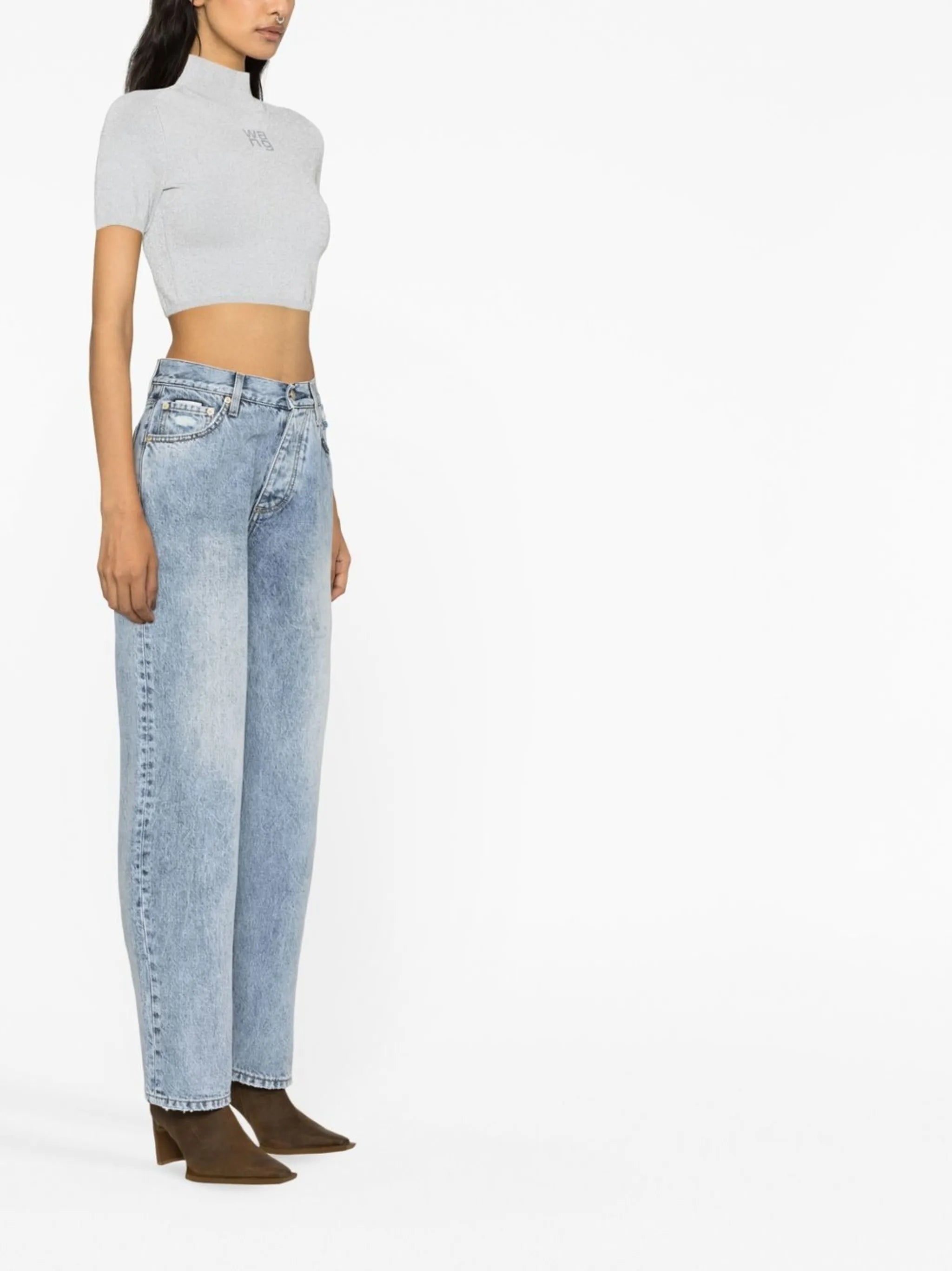 mid-rise baggy jeans