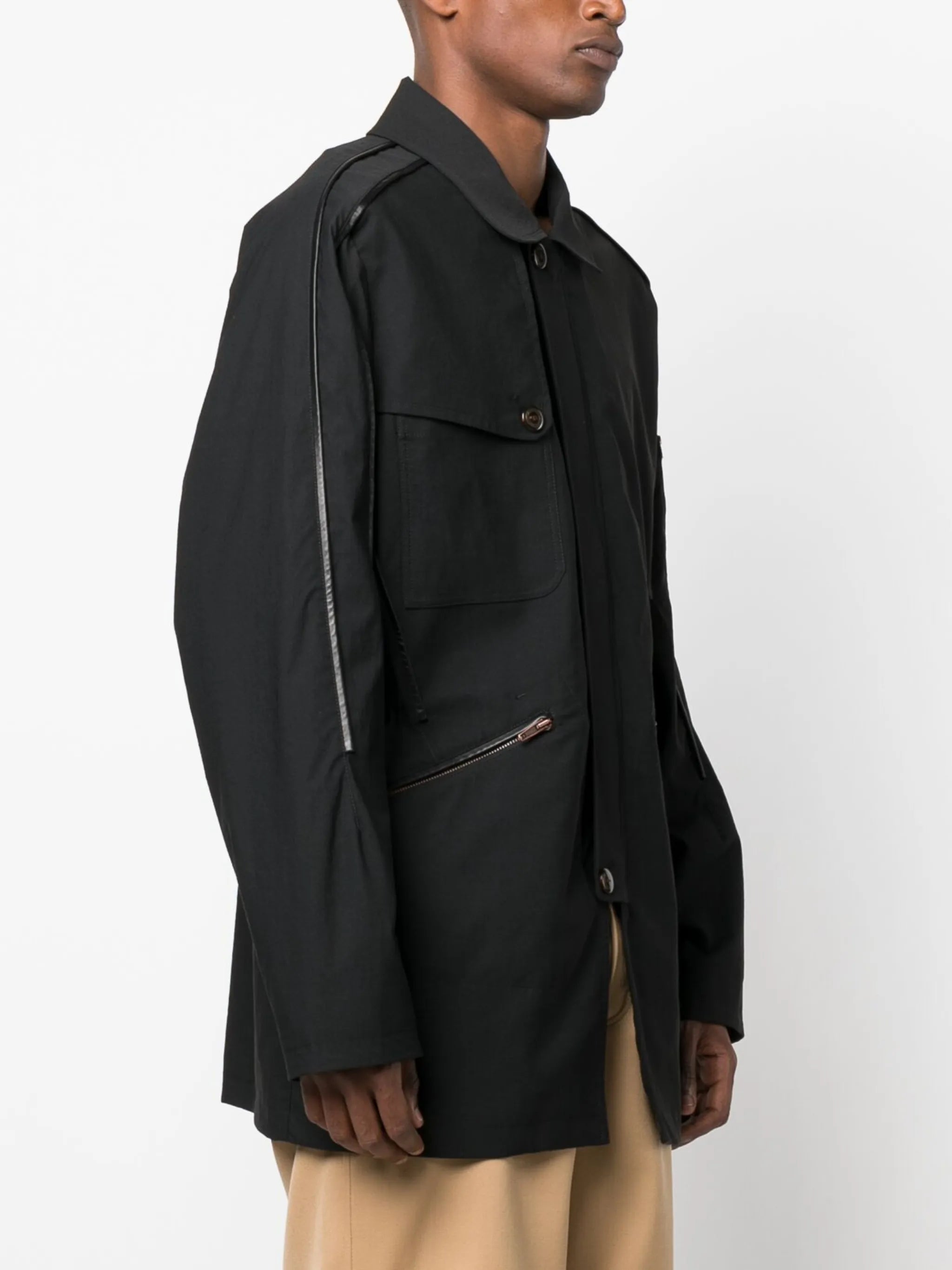 Uniform spread-collar jacket
