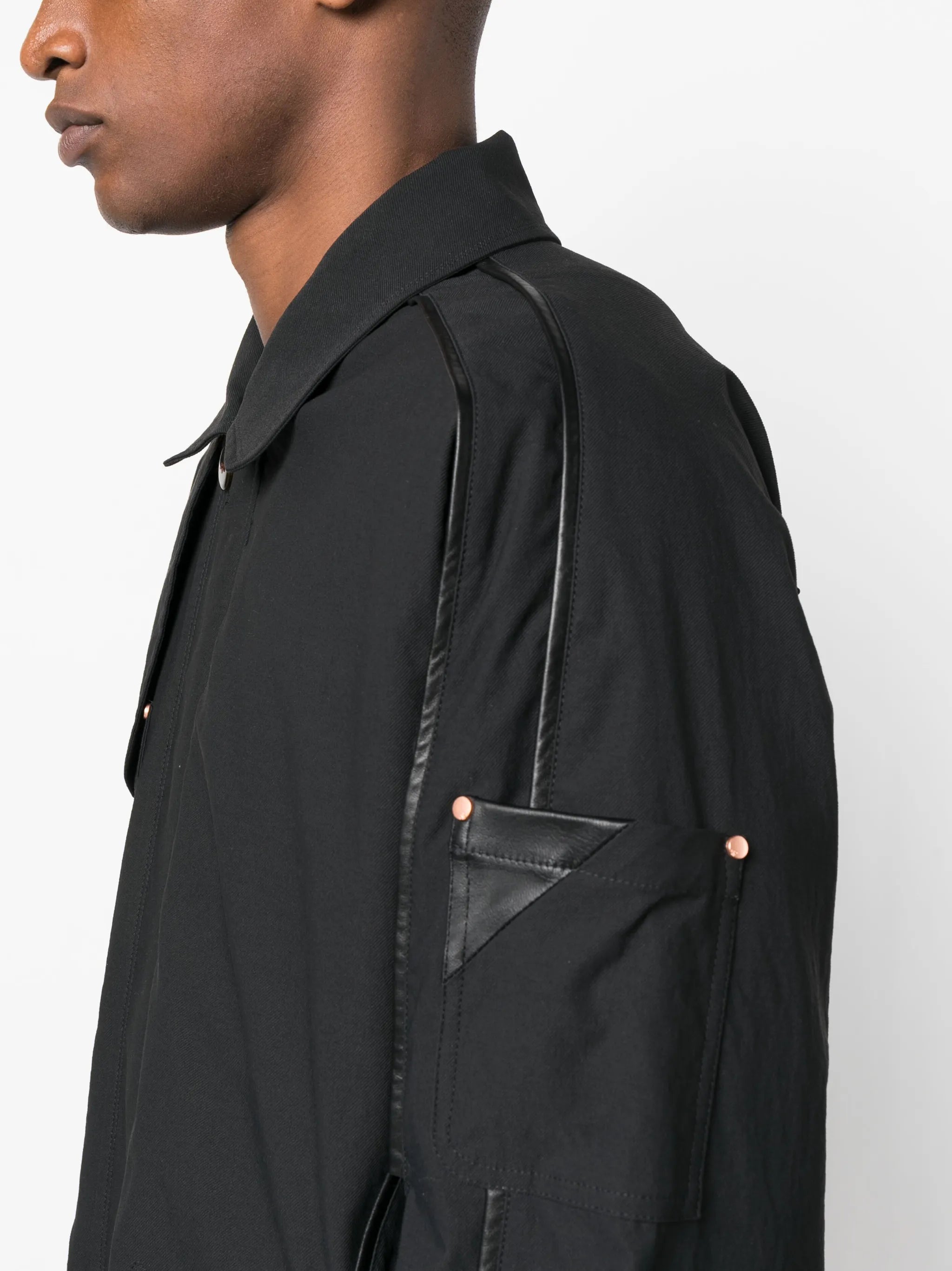 Uniform spread-collar jacket