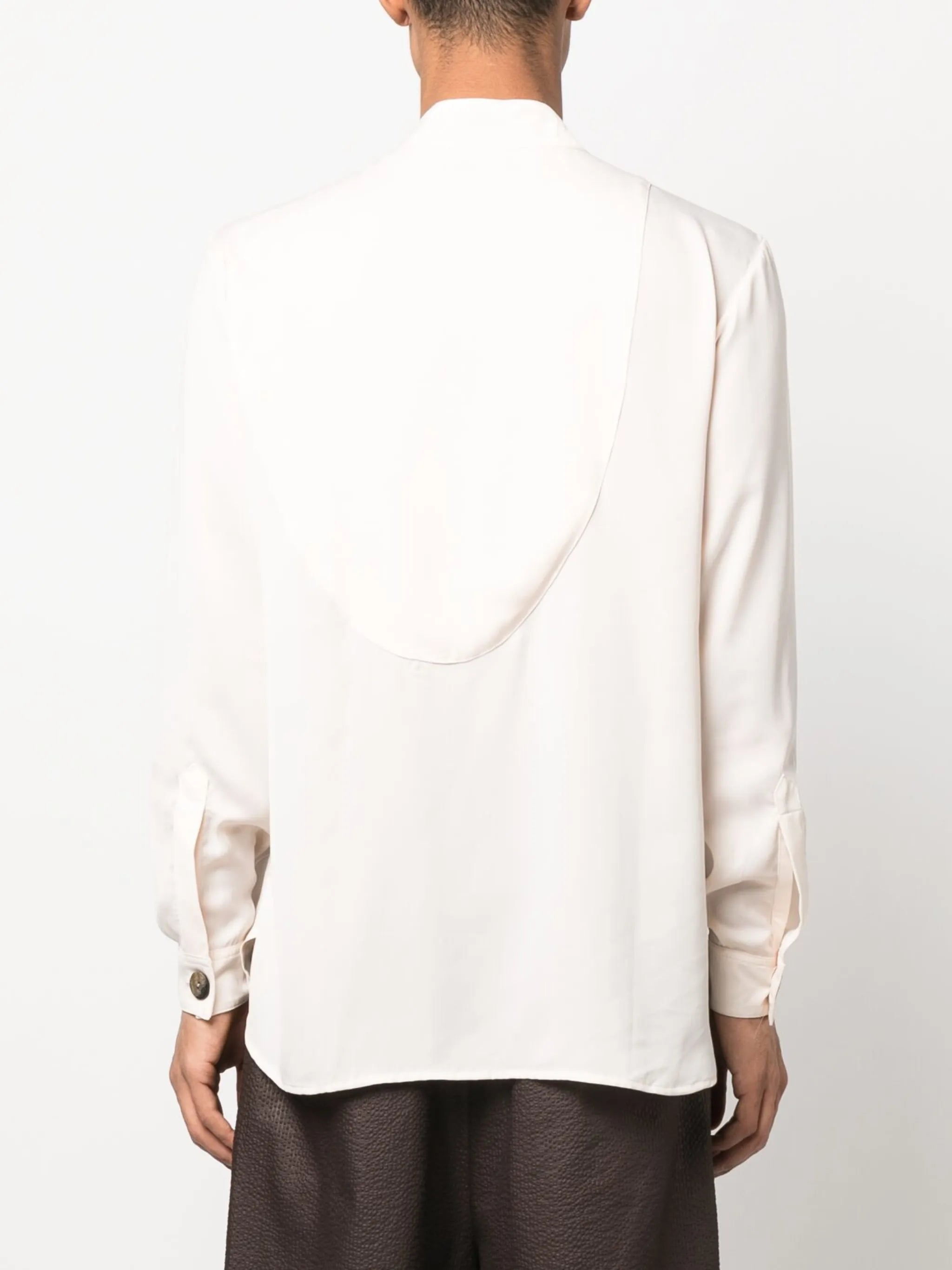 Asymmetric long-sleeved shirt