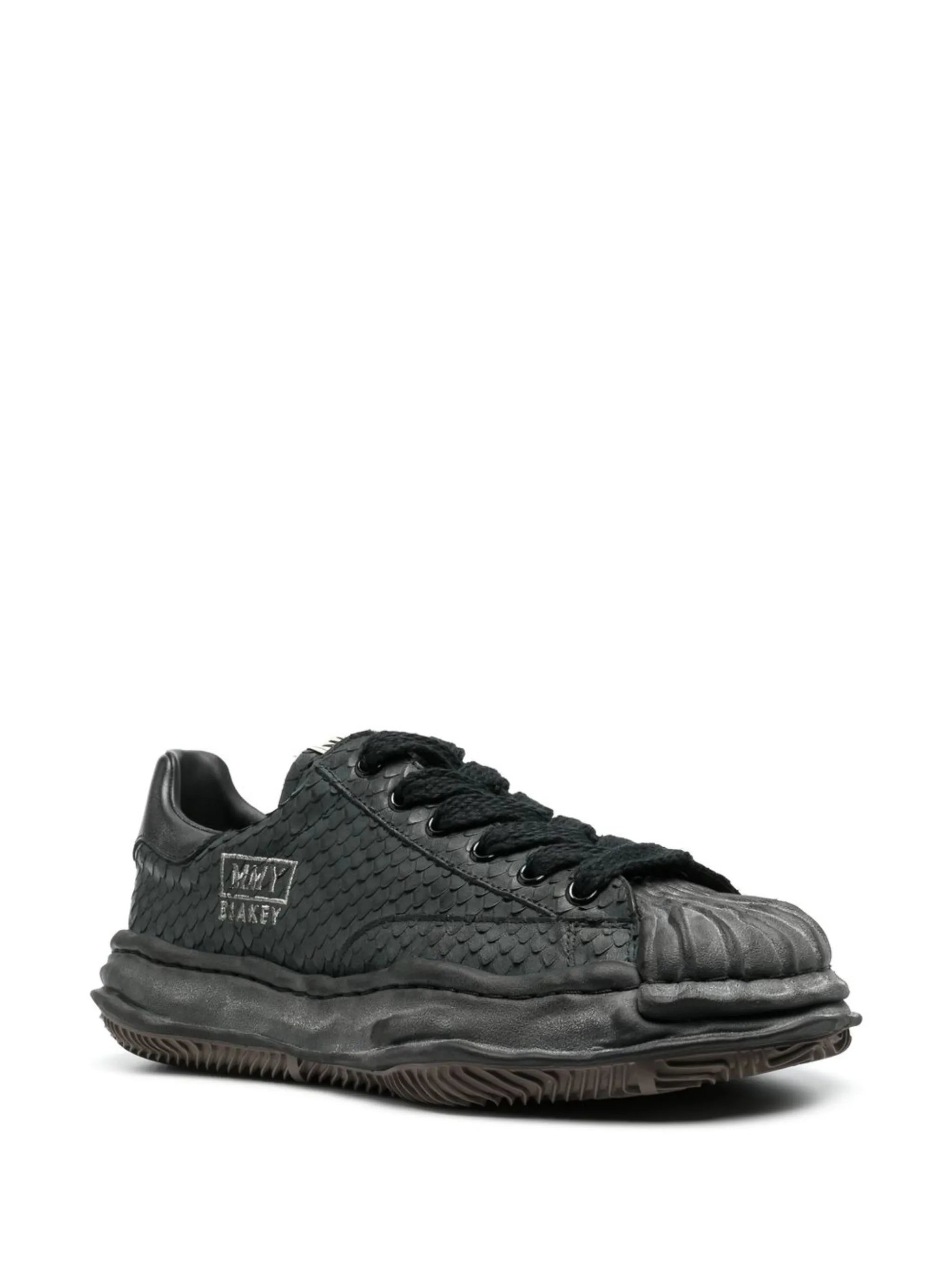 distressed-finish low-top sneakers