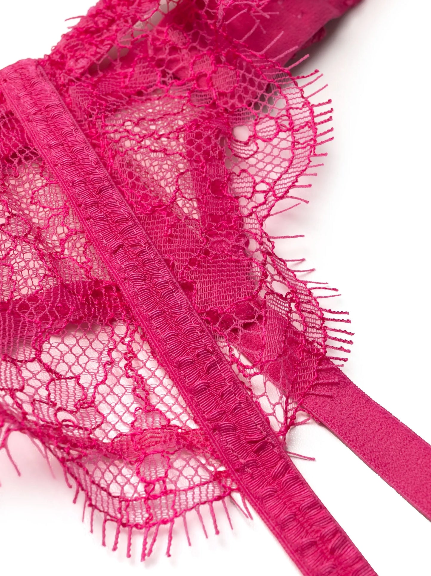Lorna lace suspender