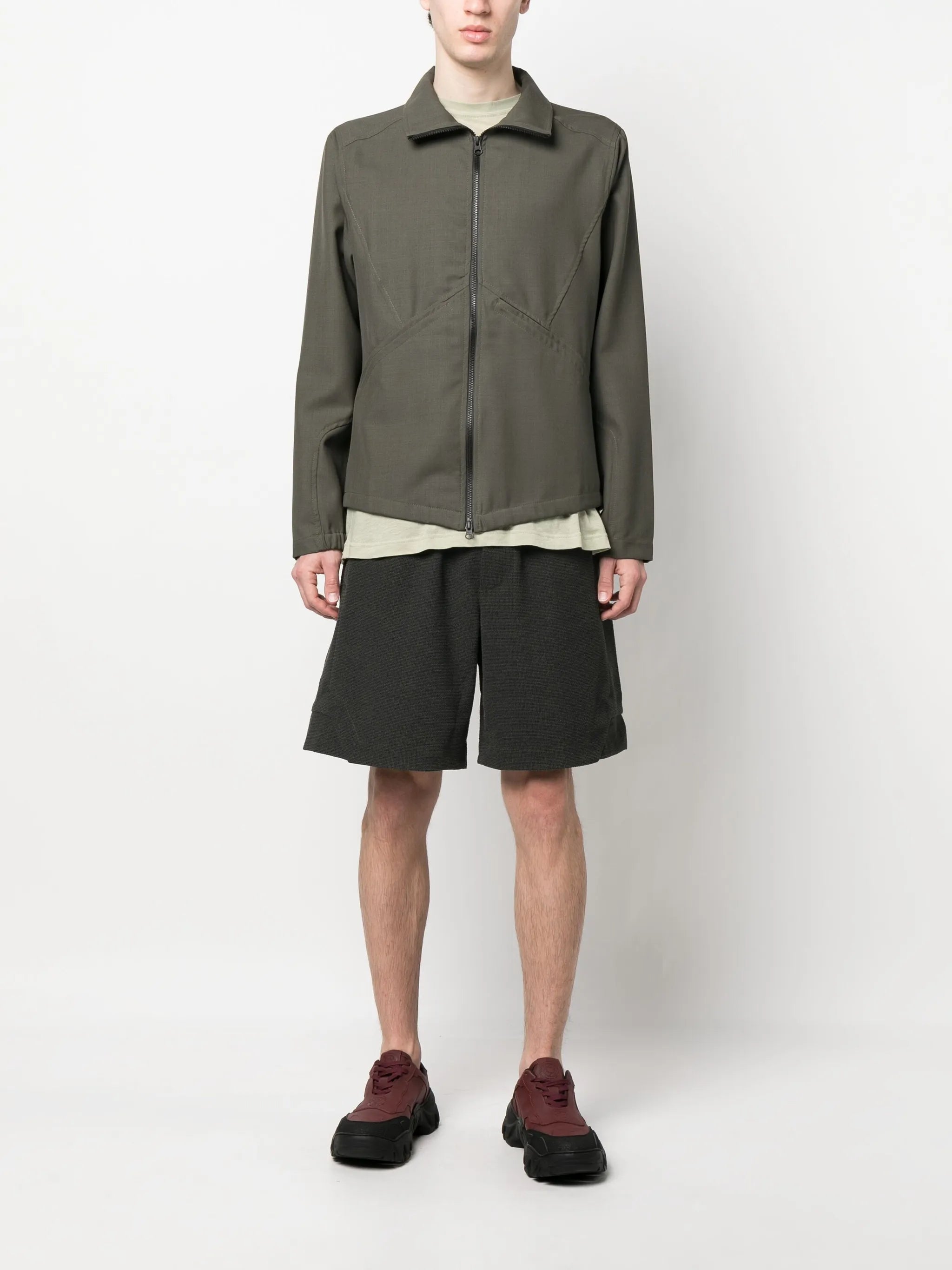 elasticated-waistband deck shorts