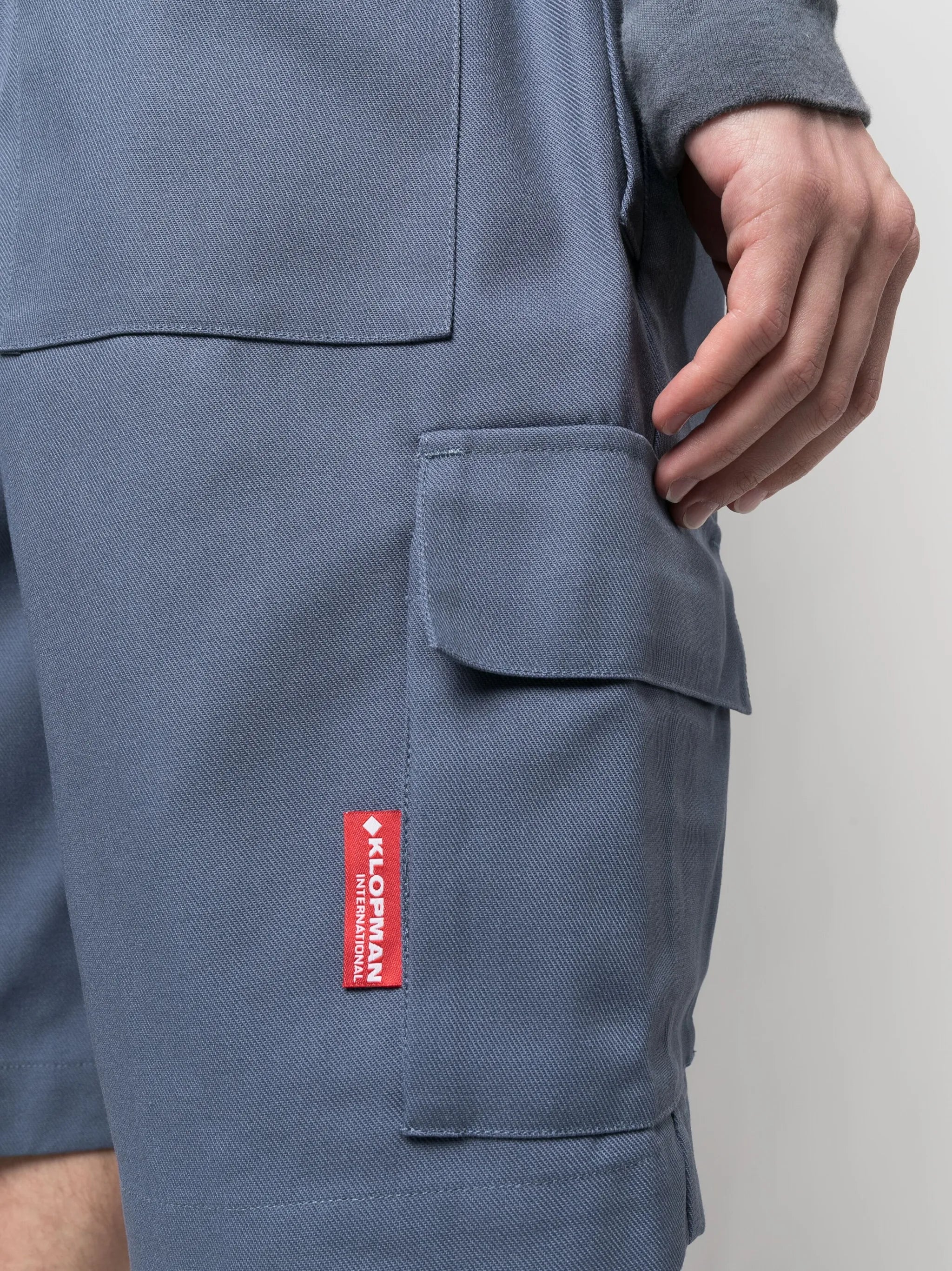 elasticated-waistband cargo shorts