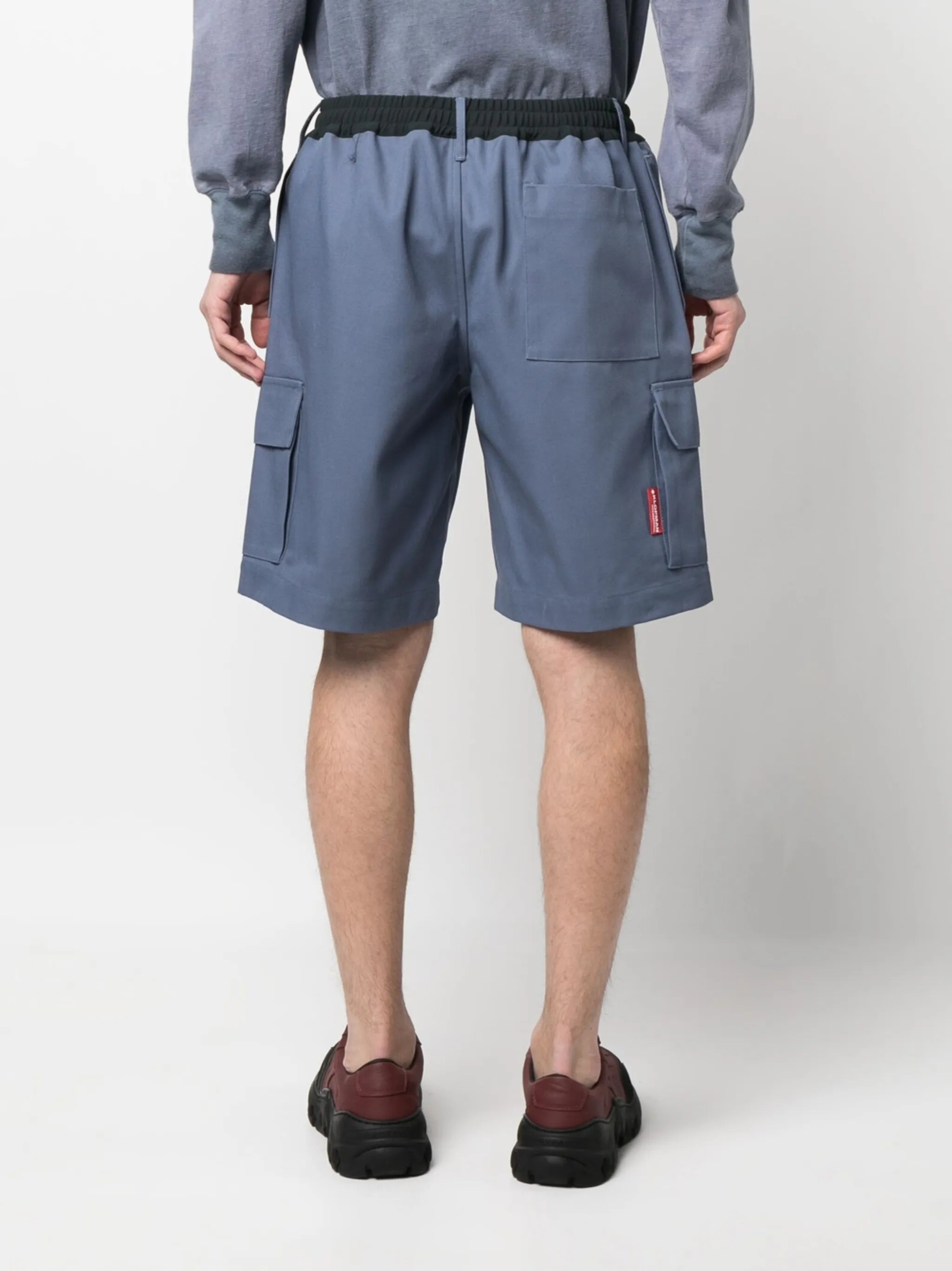 elasticated-waistband cargo shorts