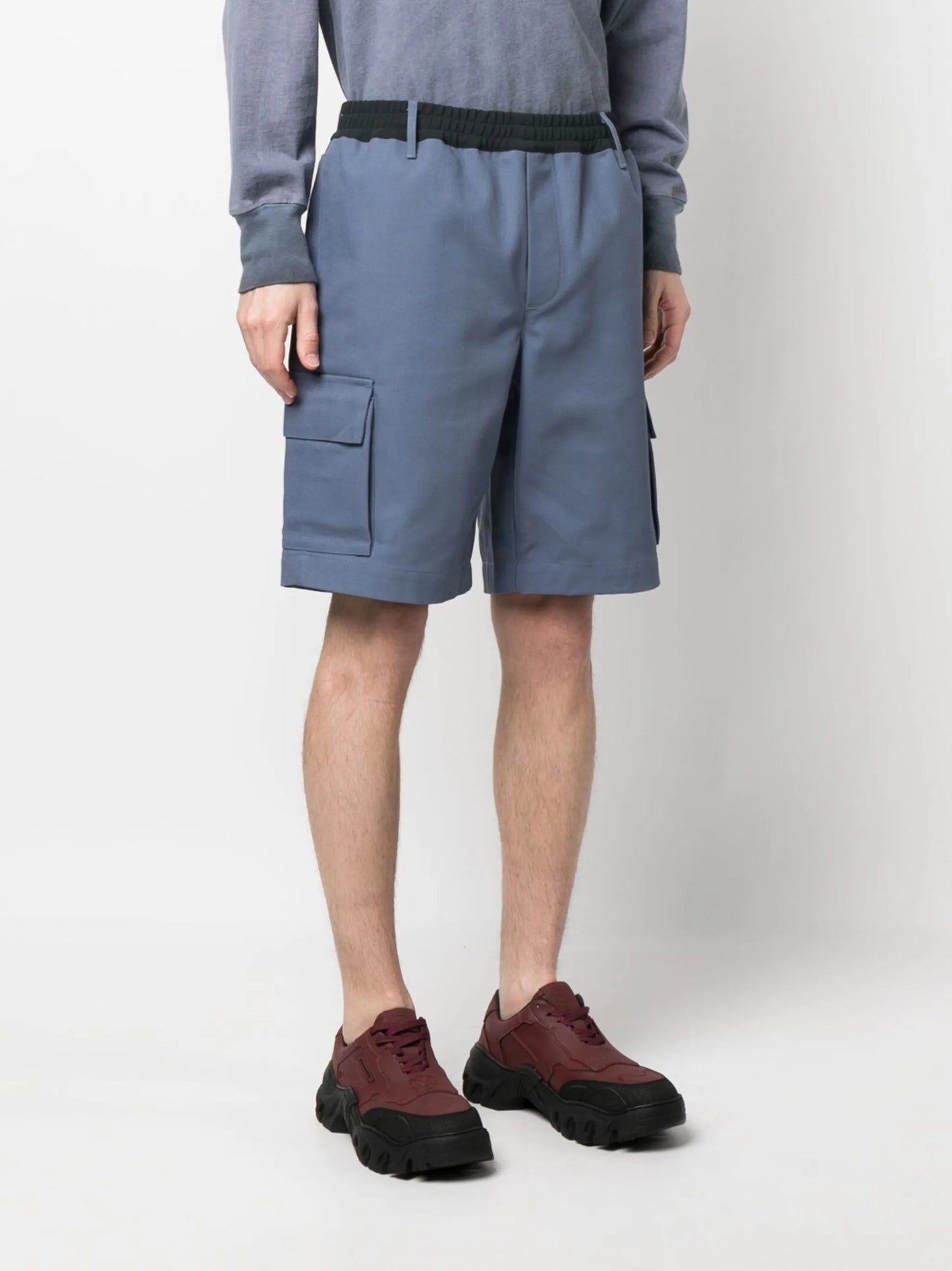 elasticated-waistband cargo shorts