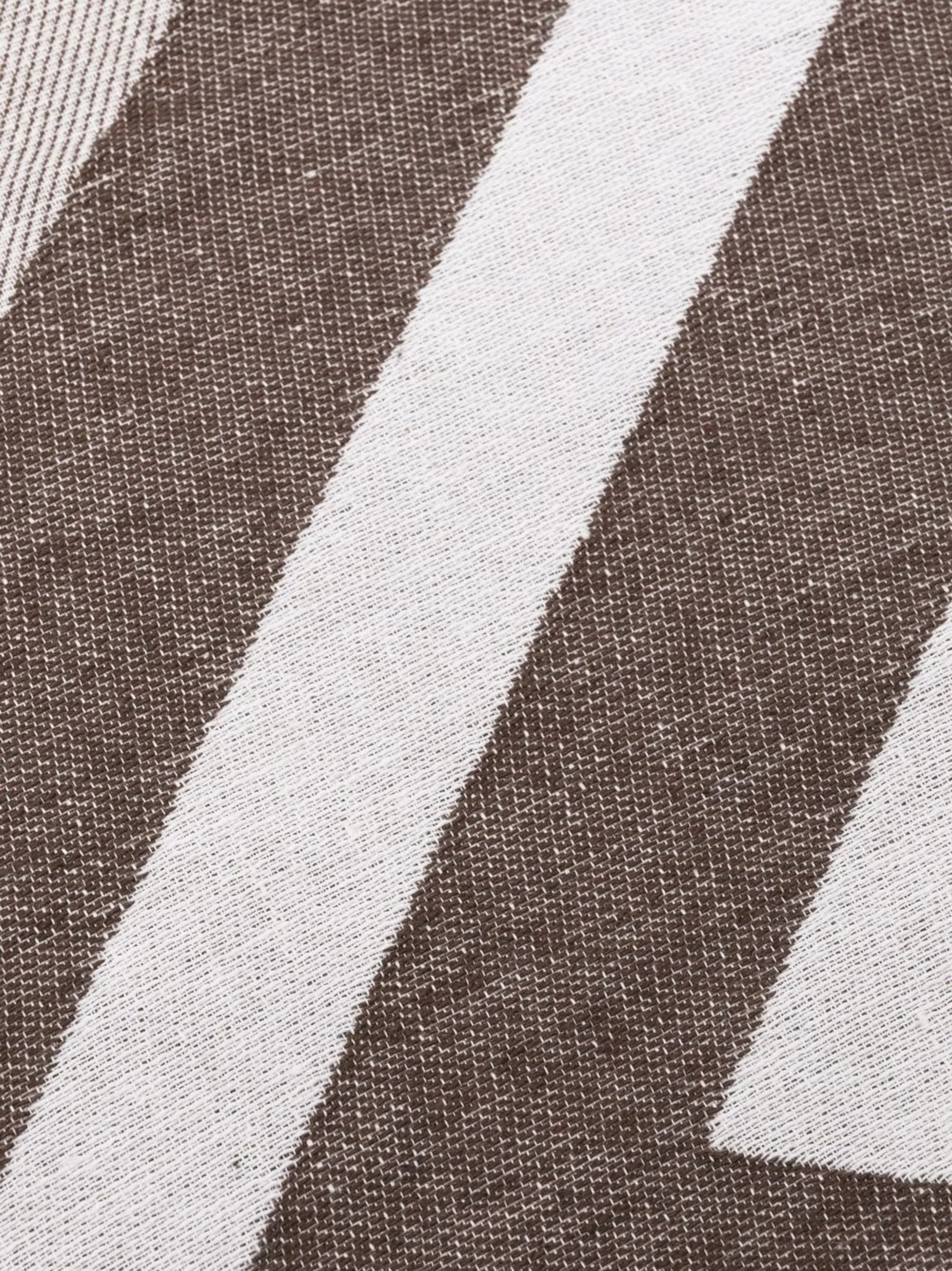 Jacquard Angra-print beach towel
