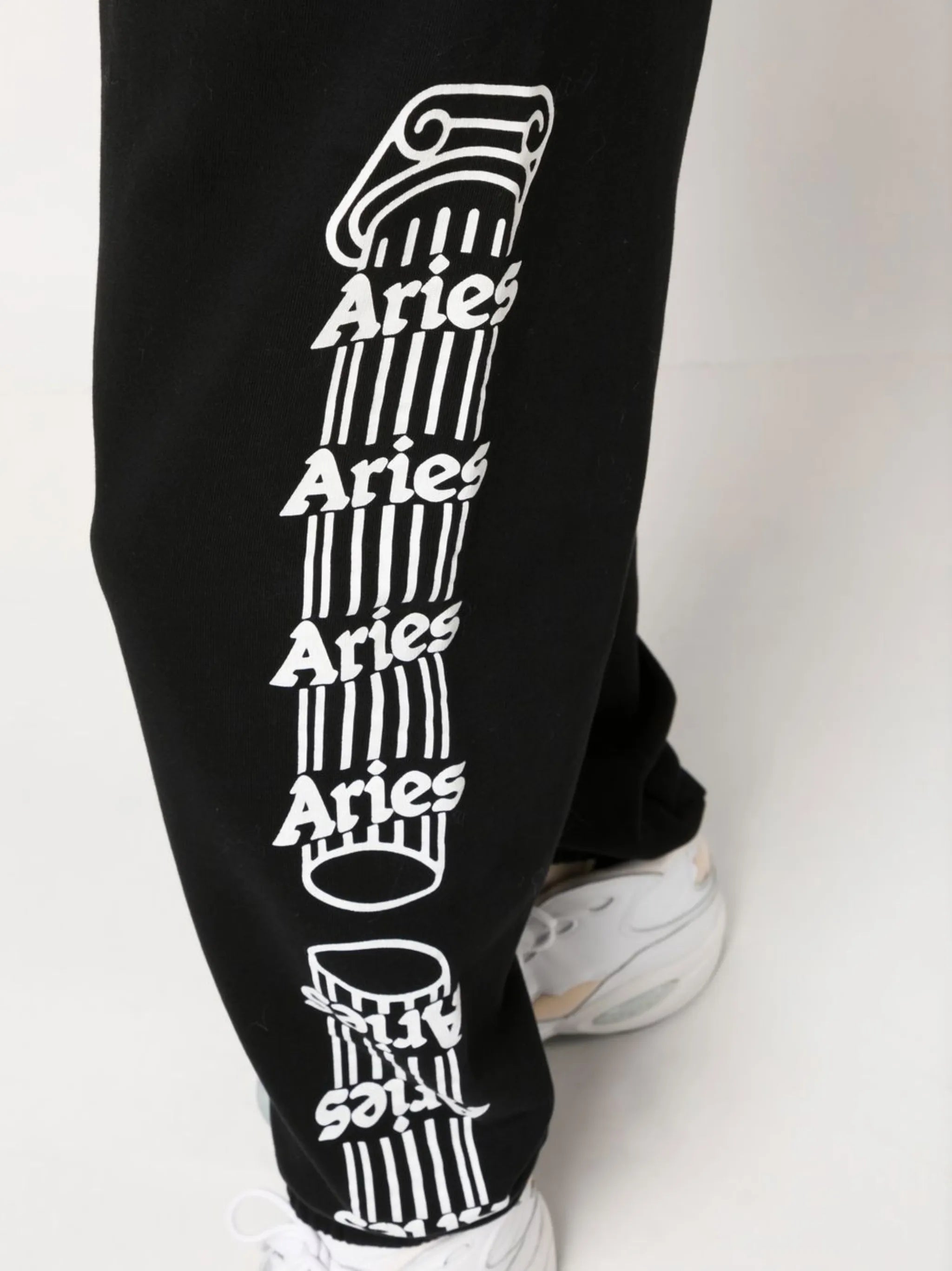 Column logo-print sweatpants