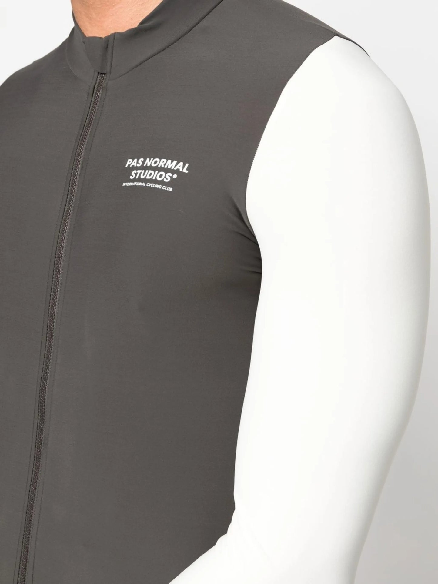 Mechanism zip-up jersey top
