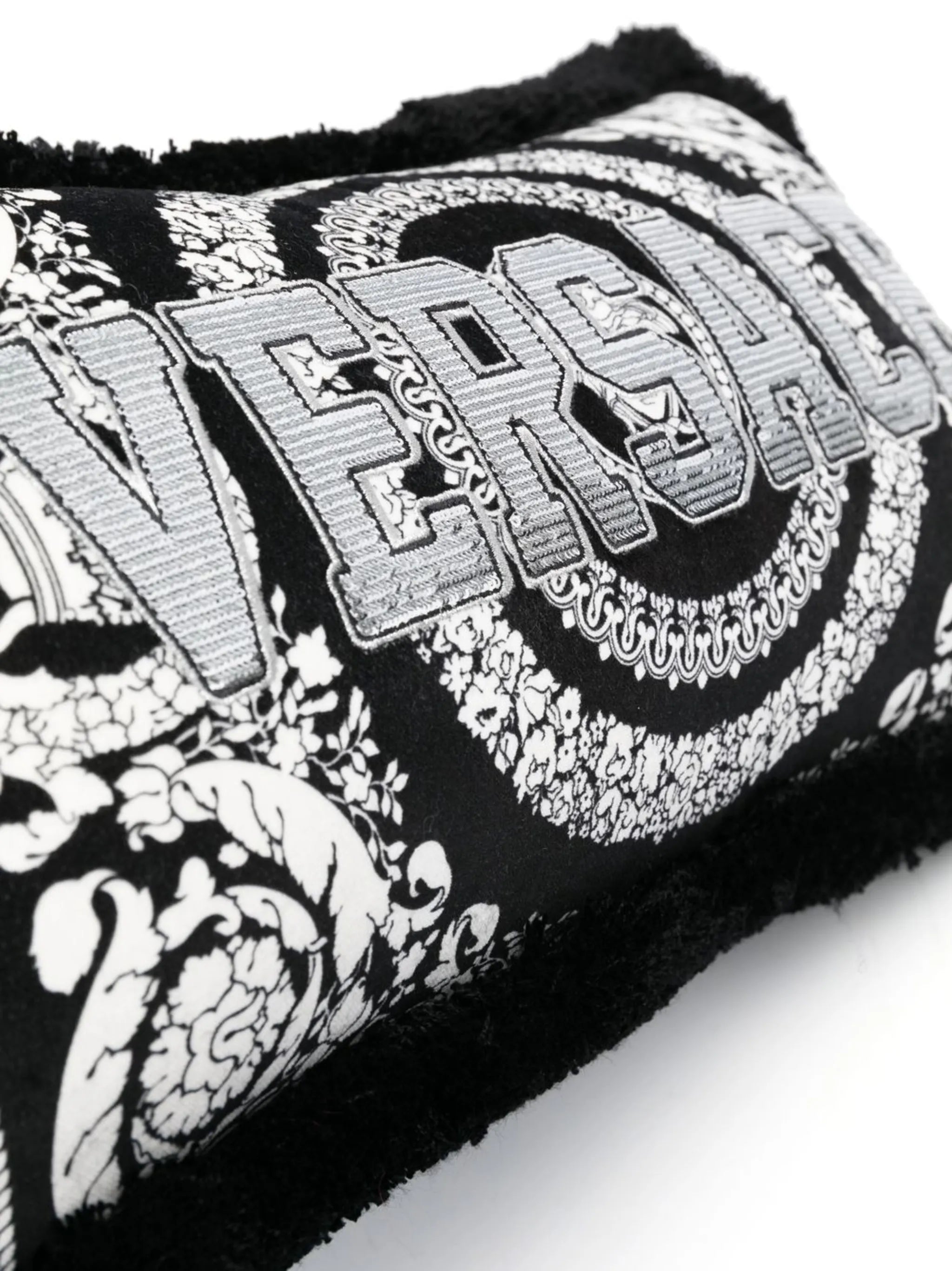 logo-patch cushion