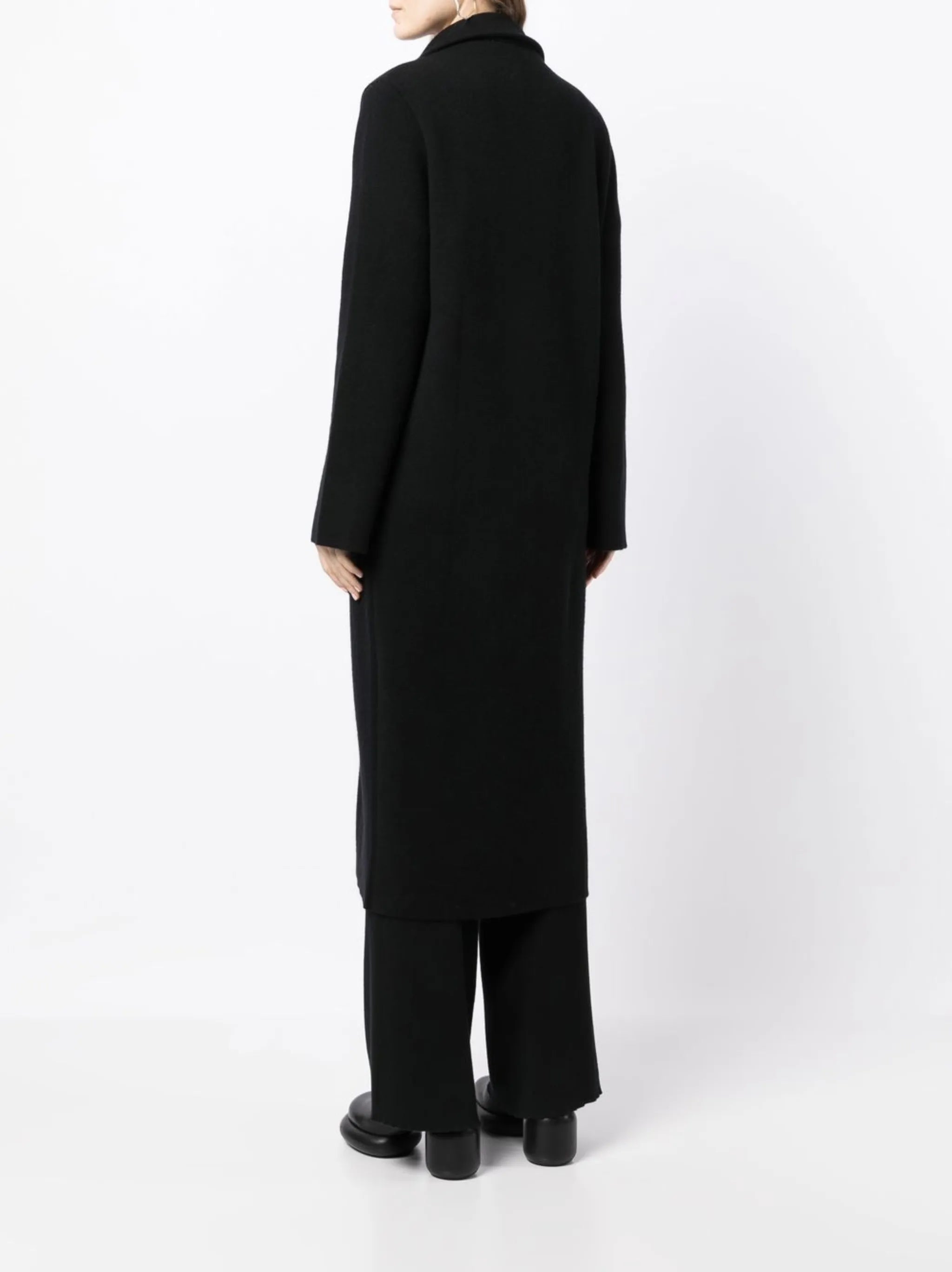 single-breasted fitted coat