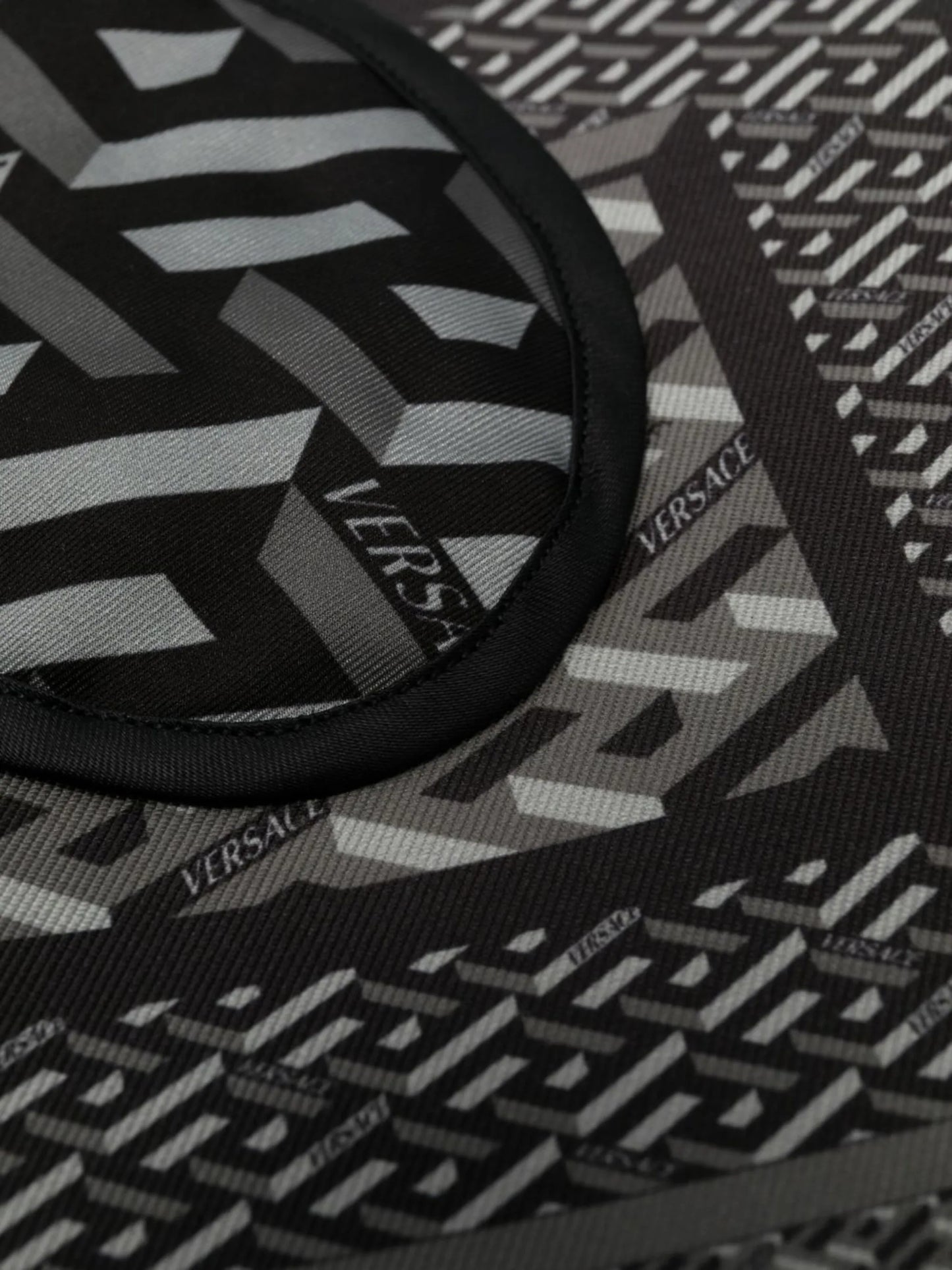 La Greca-patterned travel set