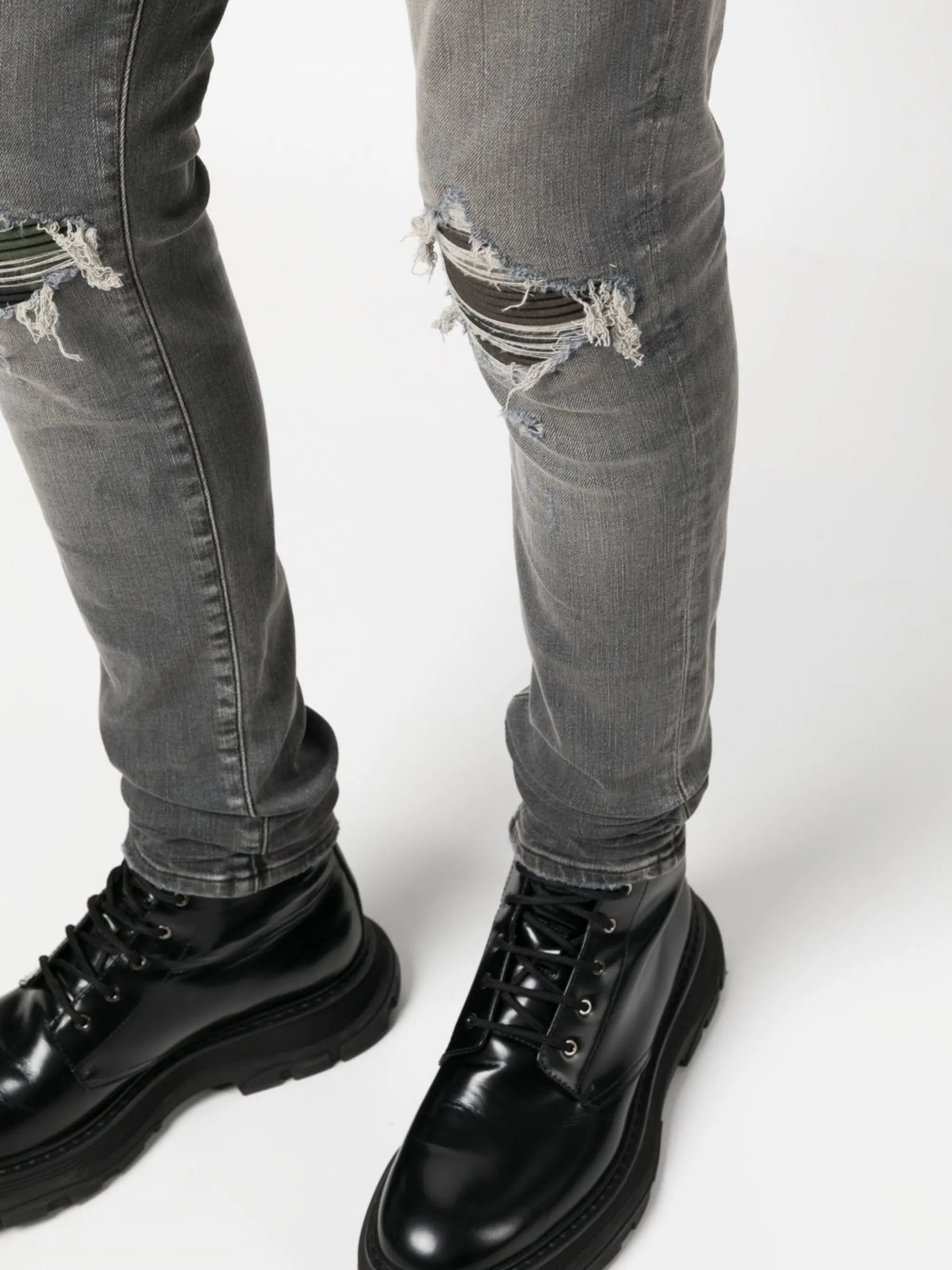 distressed-effect slim-fit jeans