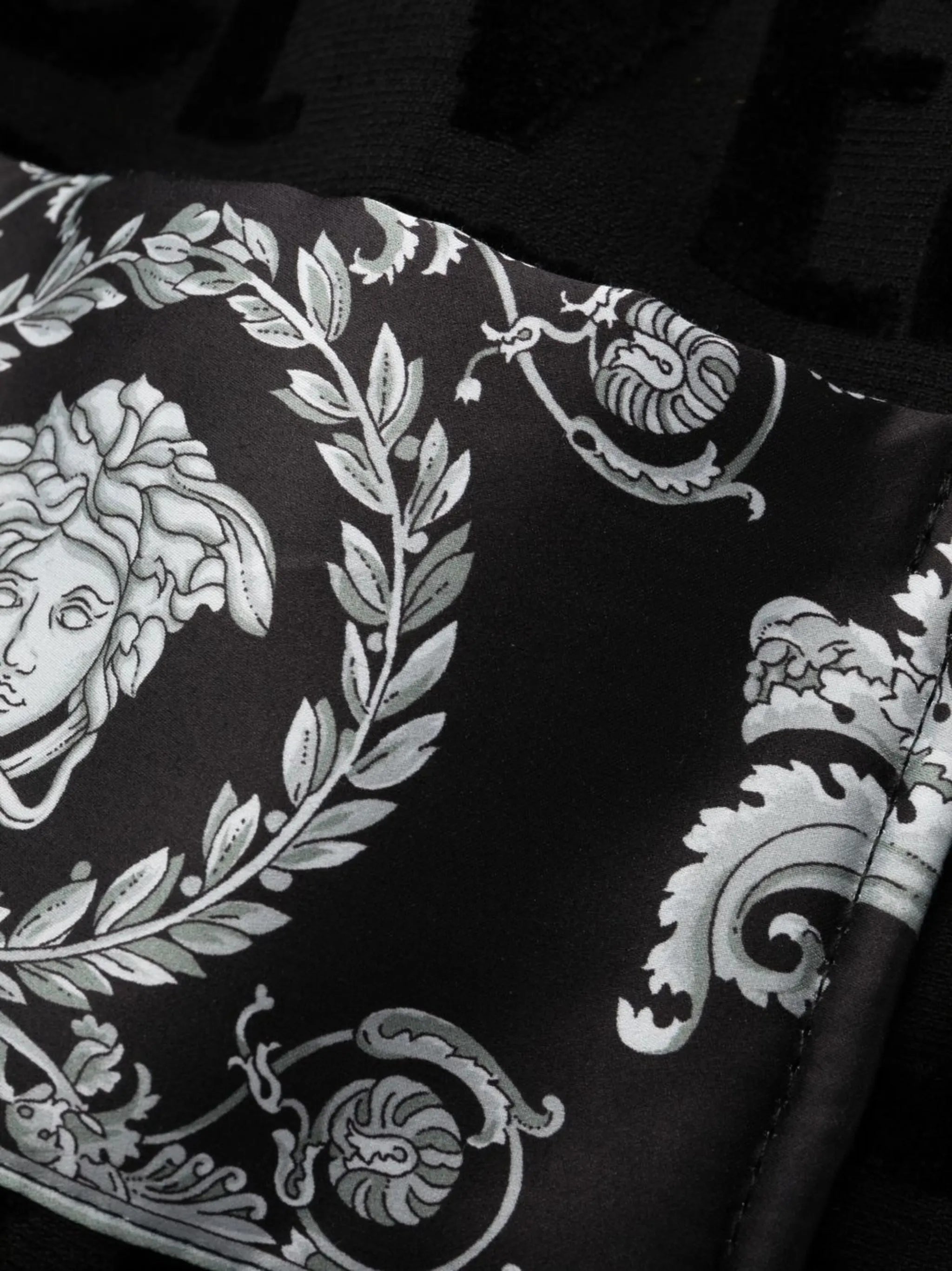 I Love Baroque bathrobe