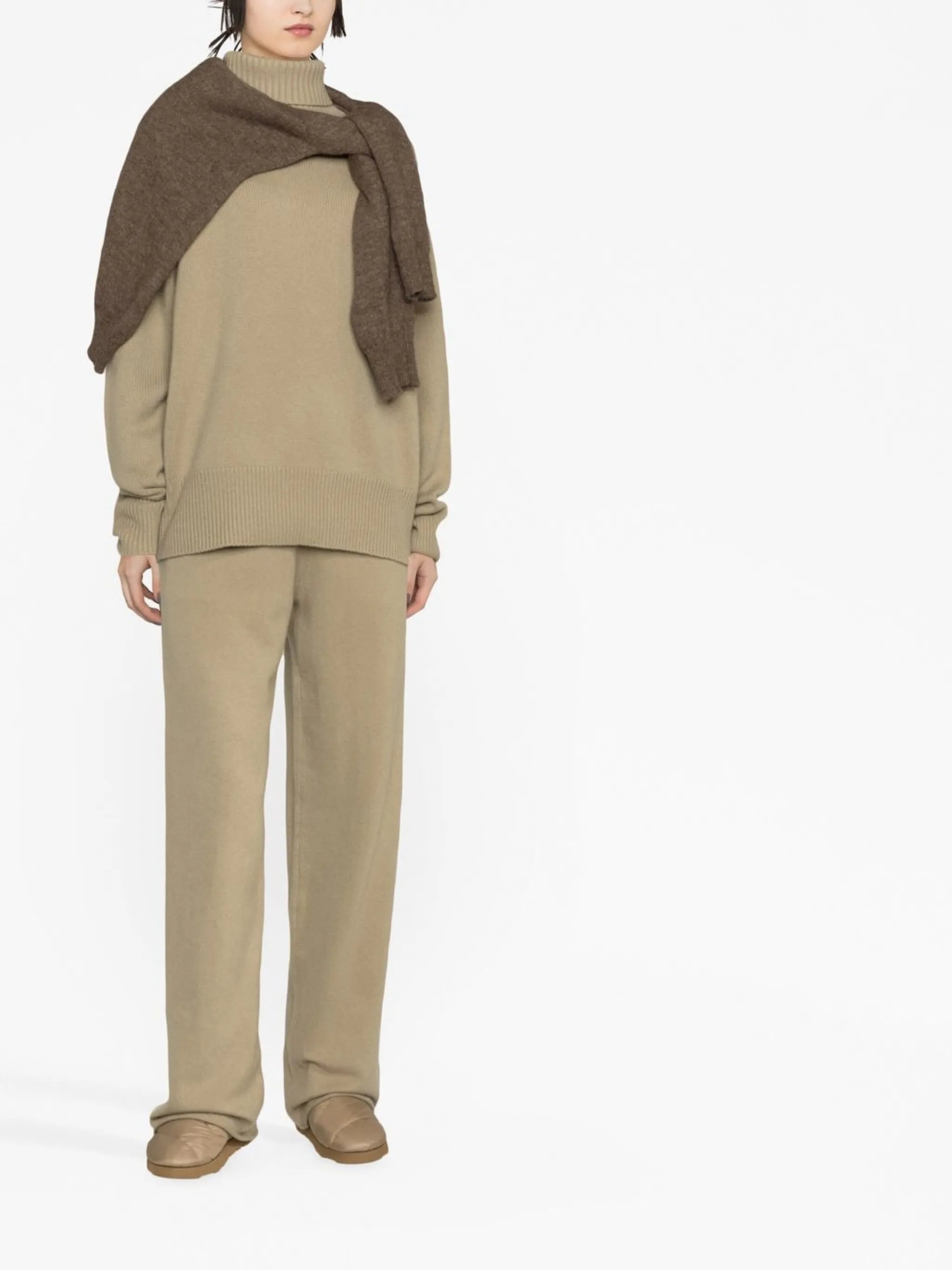 straight-leg knitted trousers