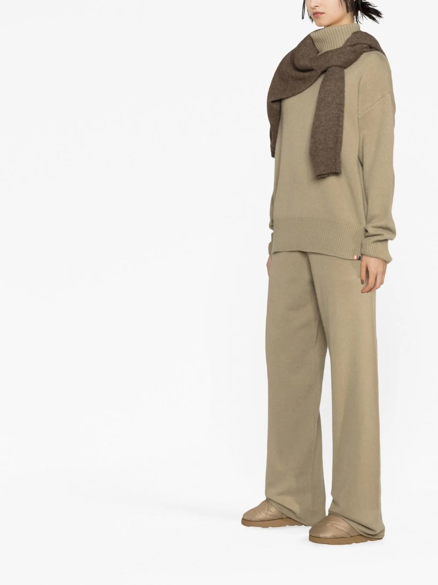 straight-leg knitted trousers