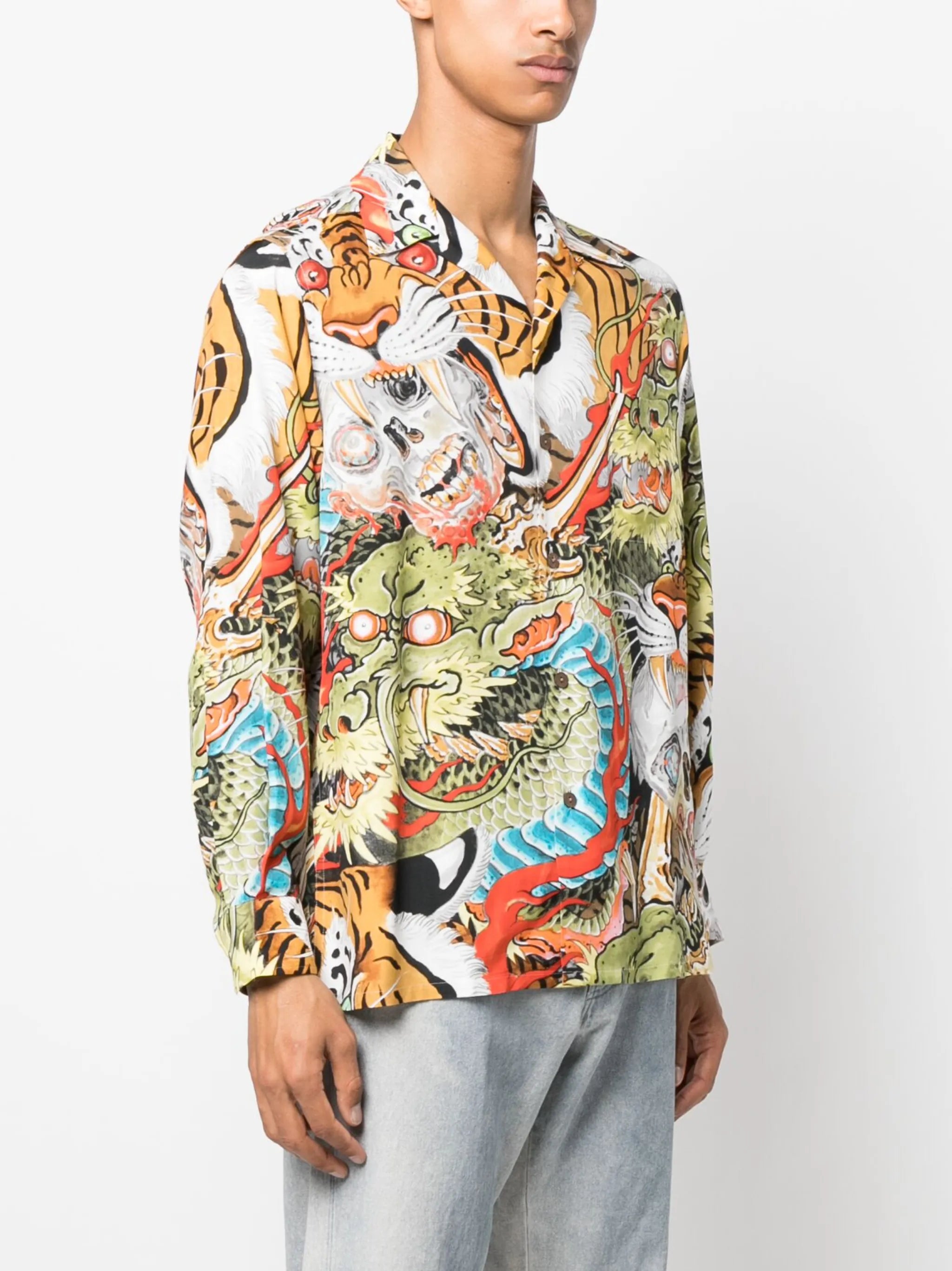 graphic-print shirt