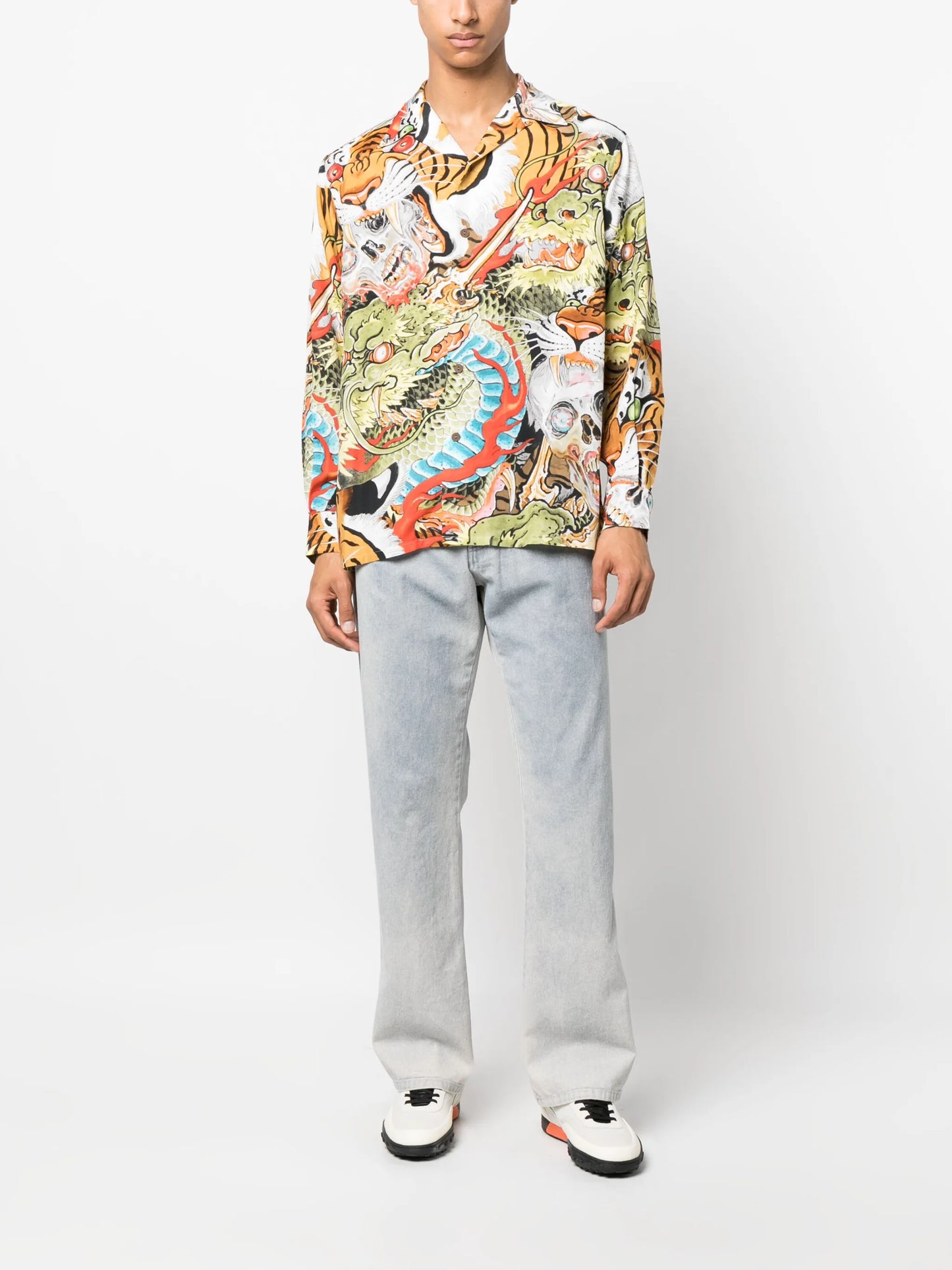 graphic-print shirt