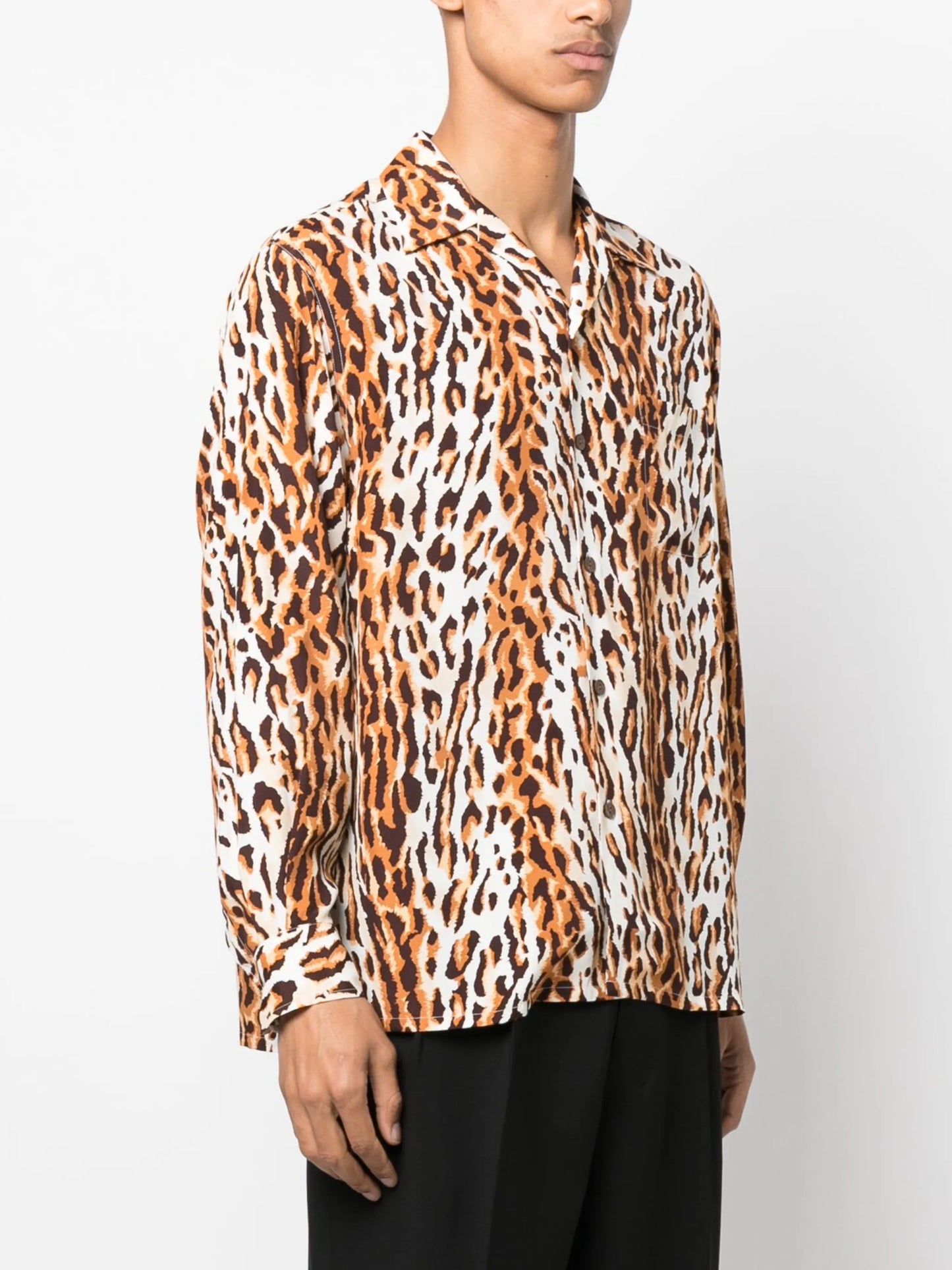 leopard-print long-sleeved shirt