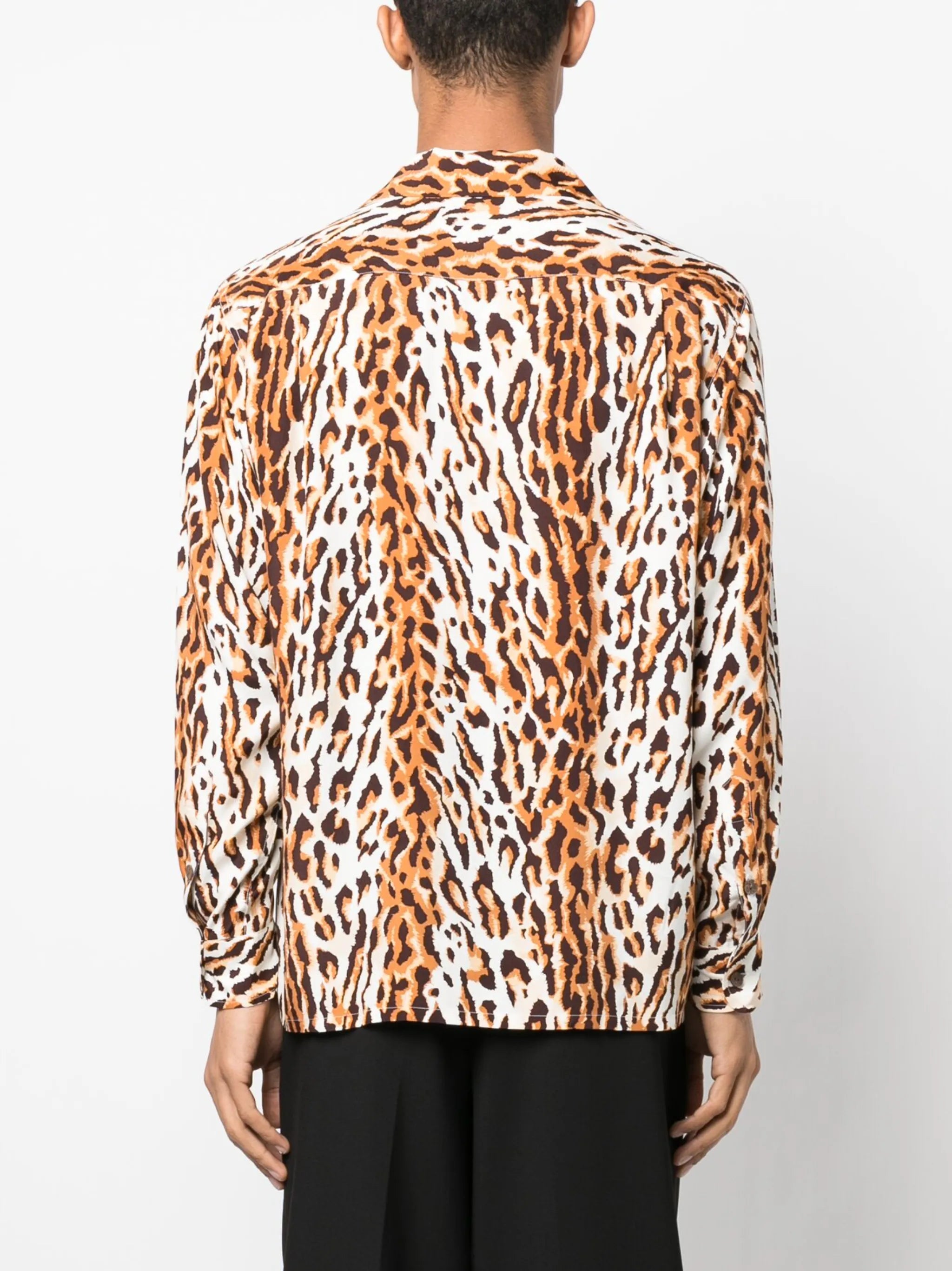 leopard-print long-sleeved shirt