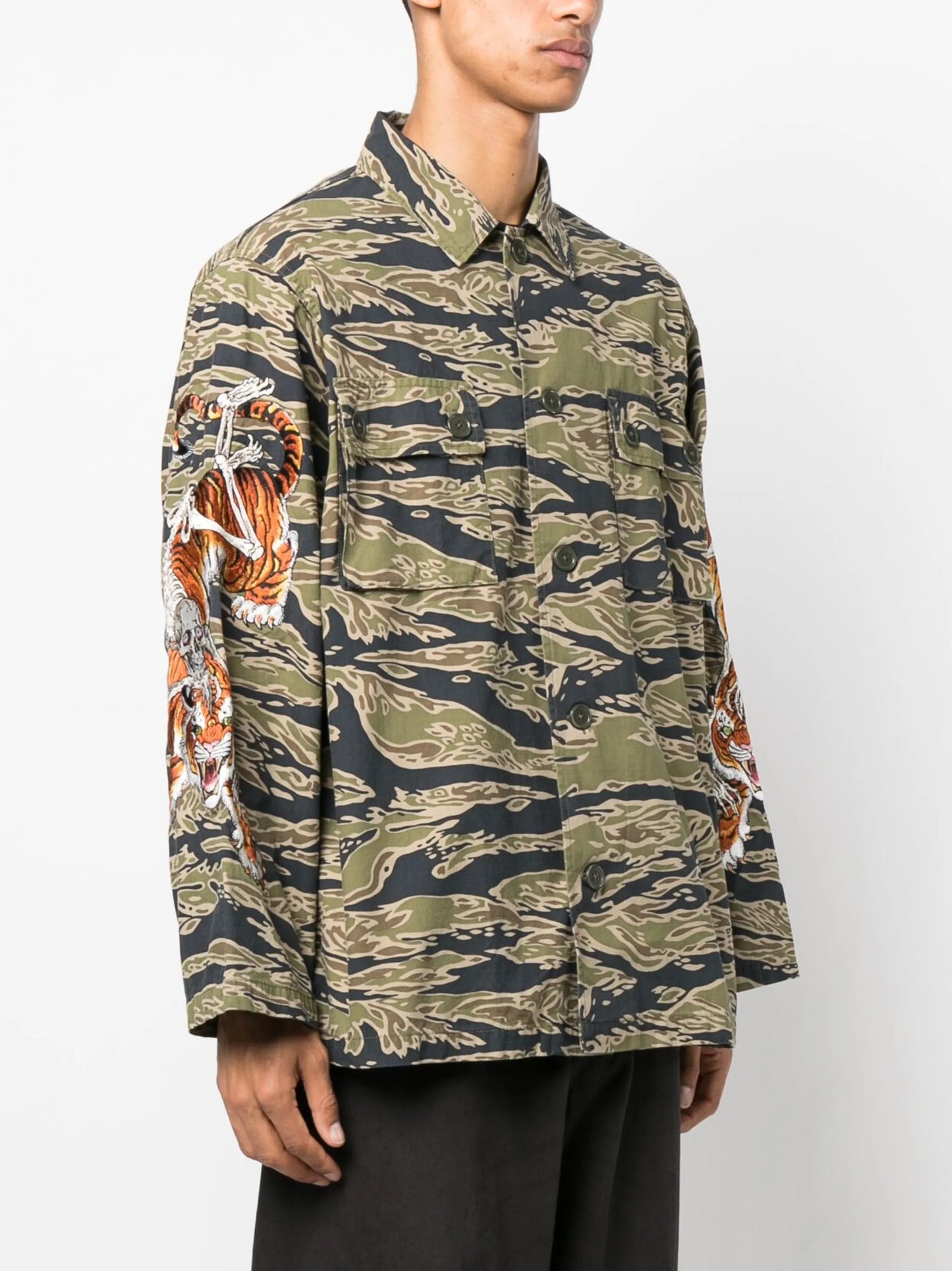 Tiger camouflage-pattern shirt jacket