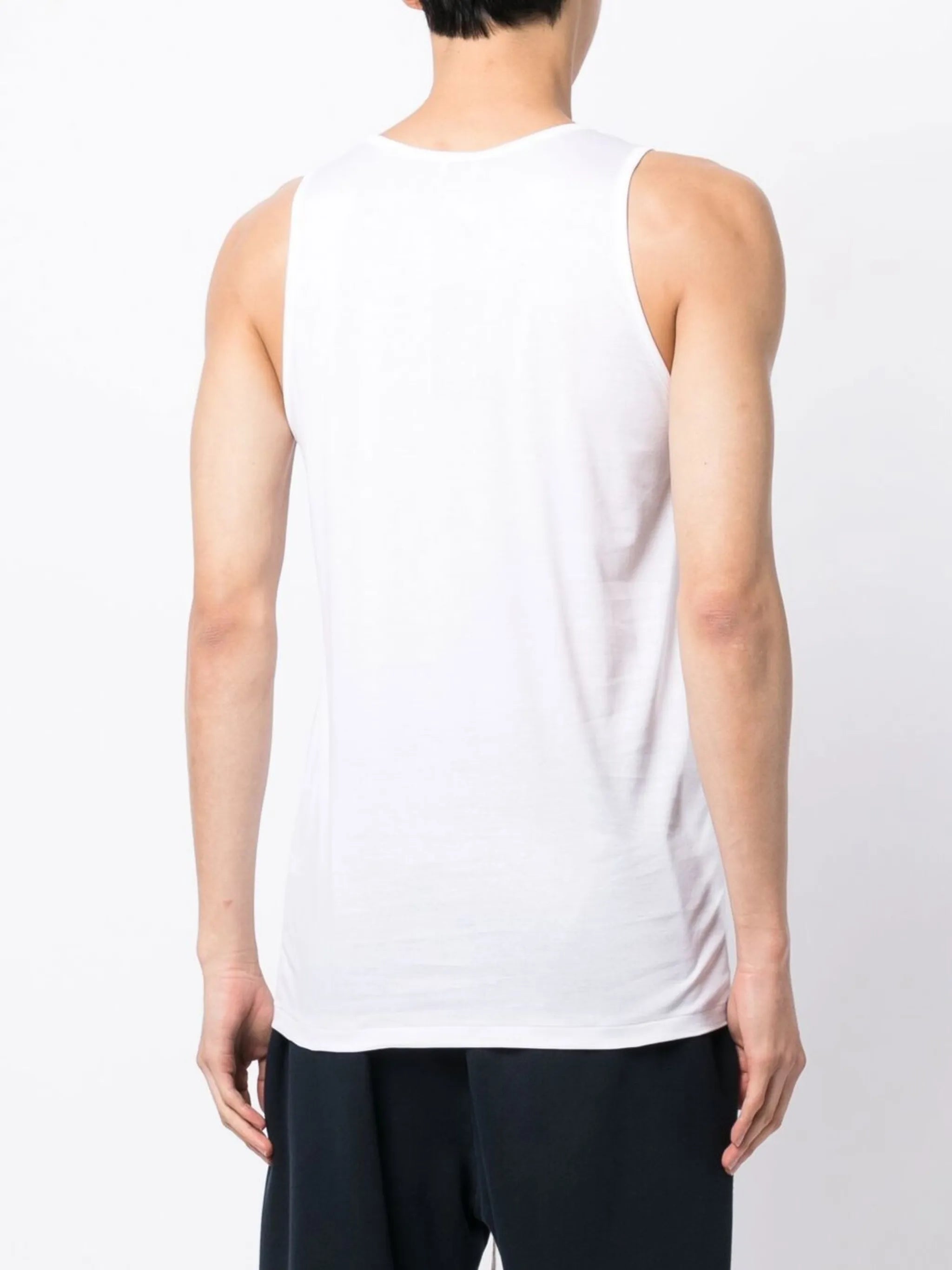 scoop-neck sleeveless tank top