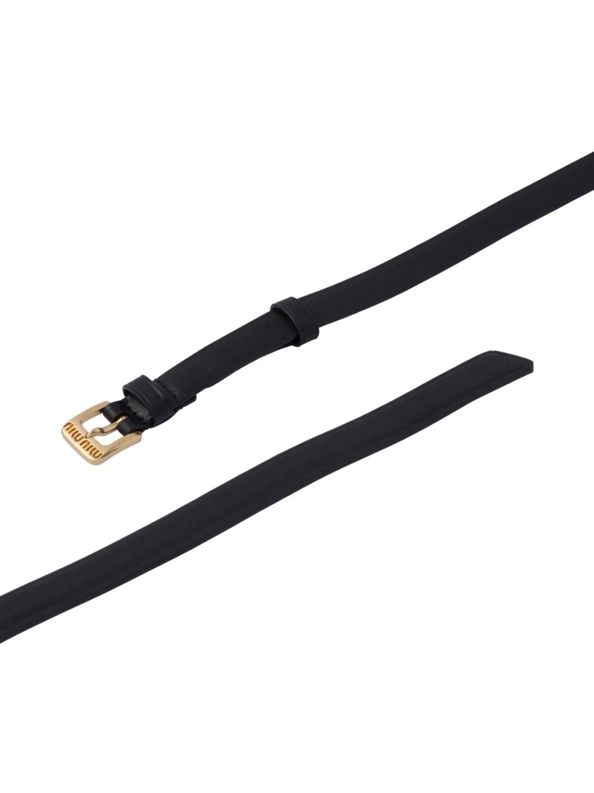 buckle-fastening leather belt