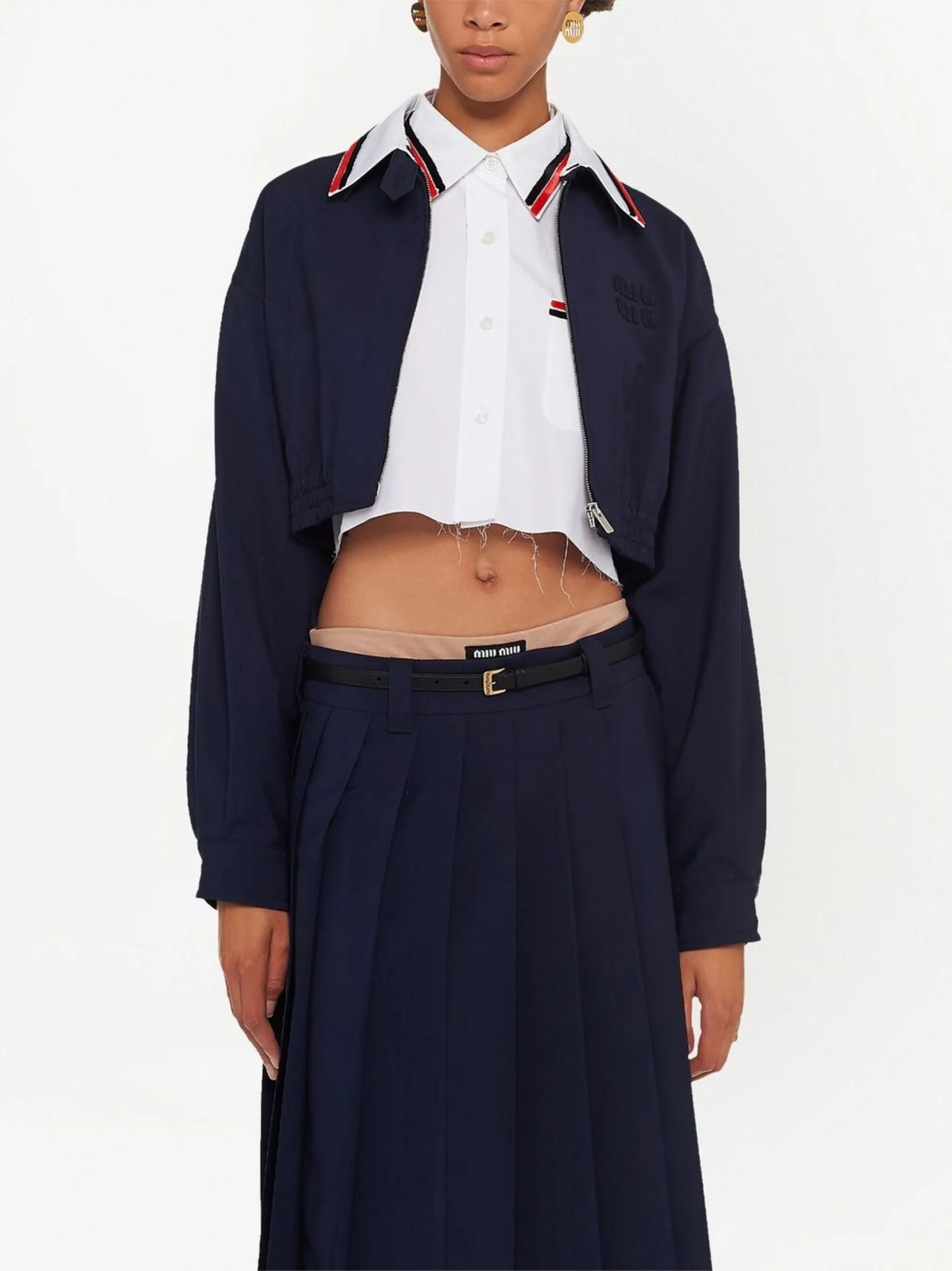 buckle-fastening leather belt