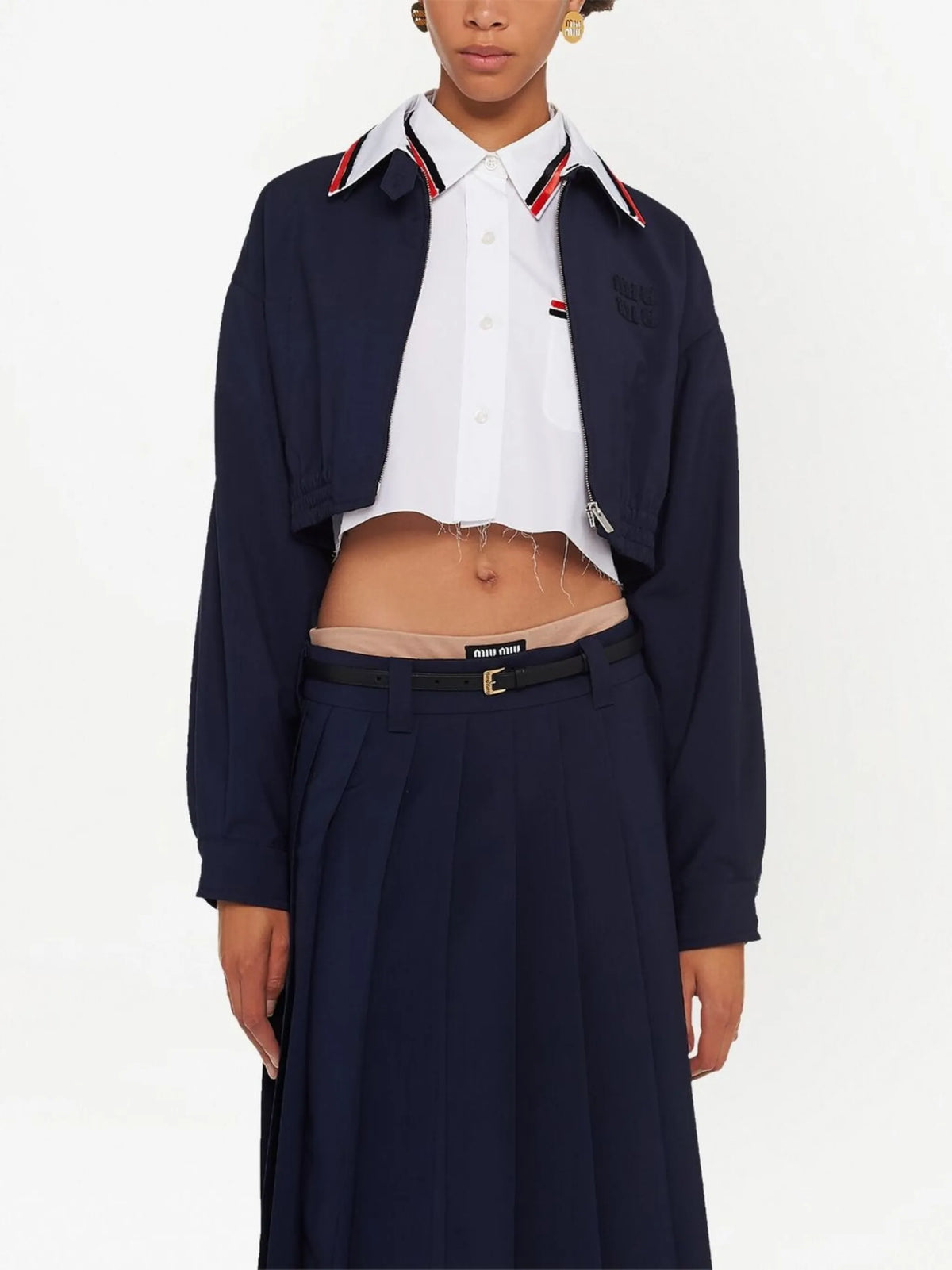 buckle-fastening leather belt