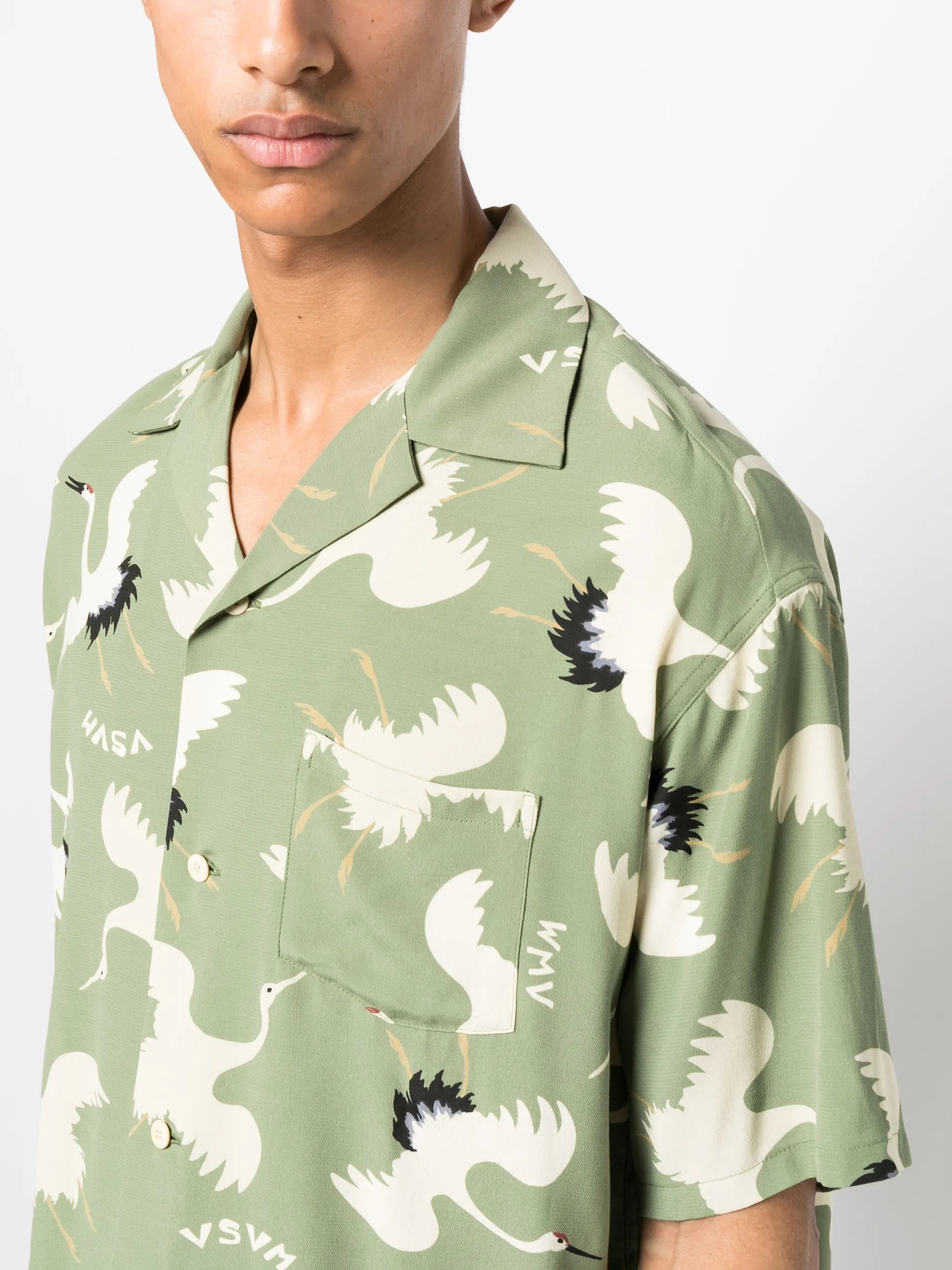 graphic-print buttoned shirt