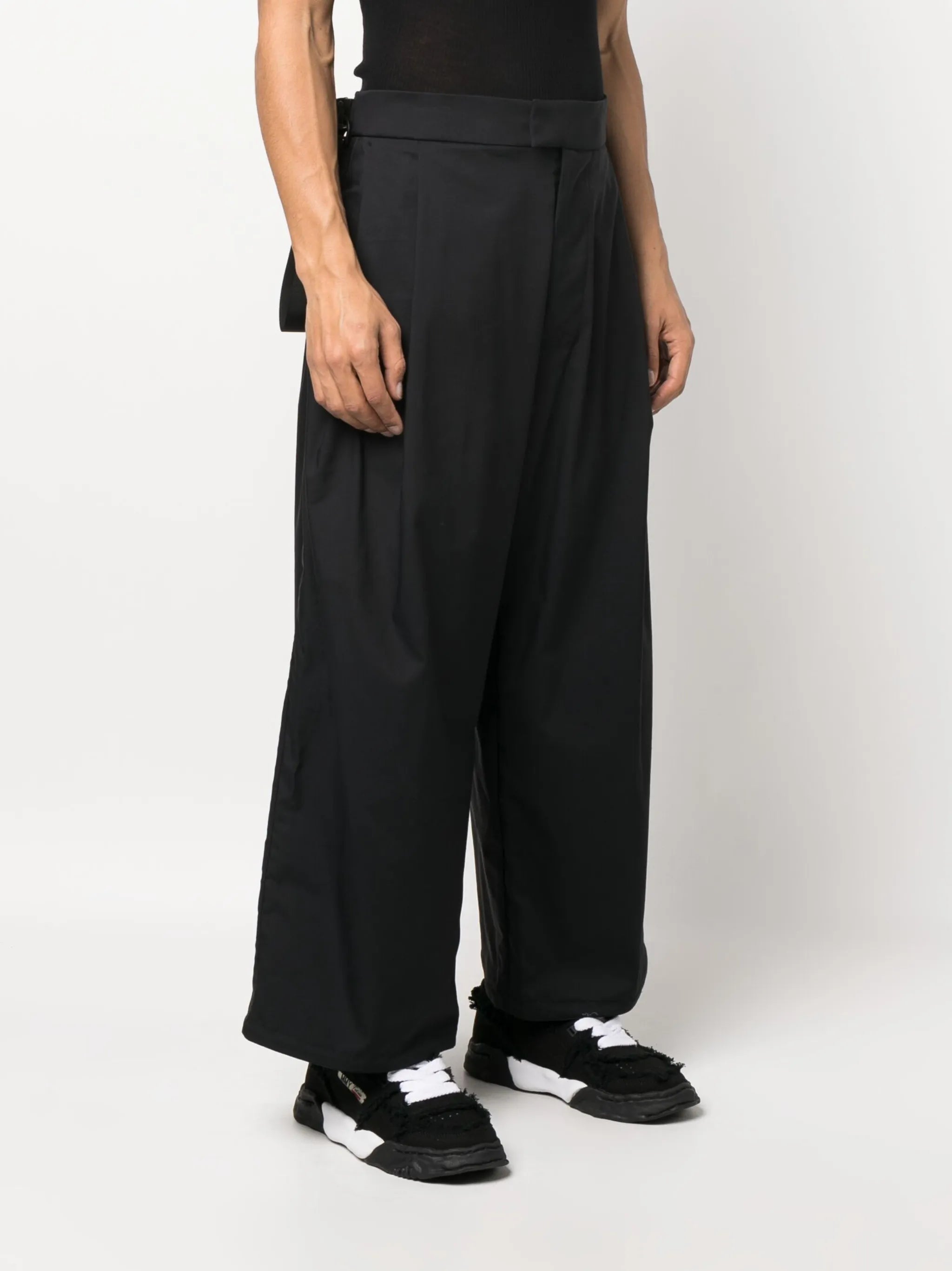 pleated wide-leg trousers