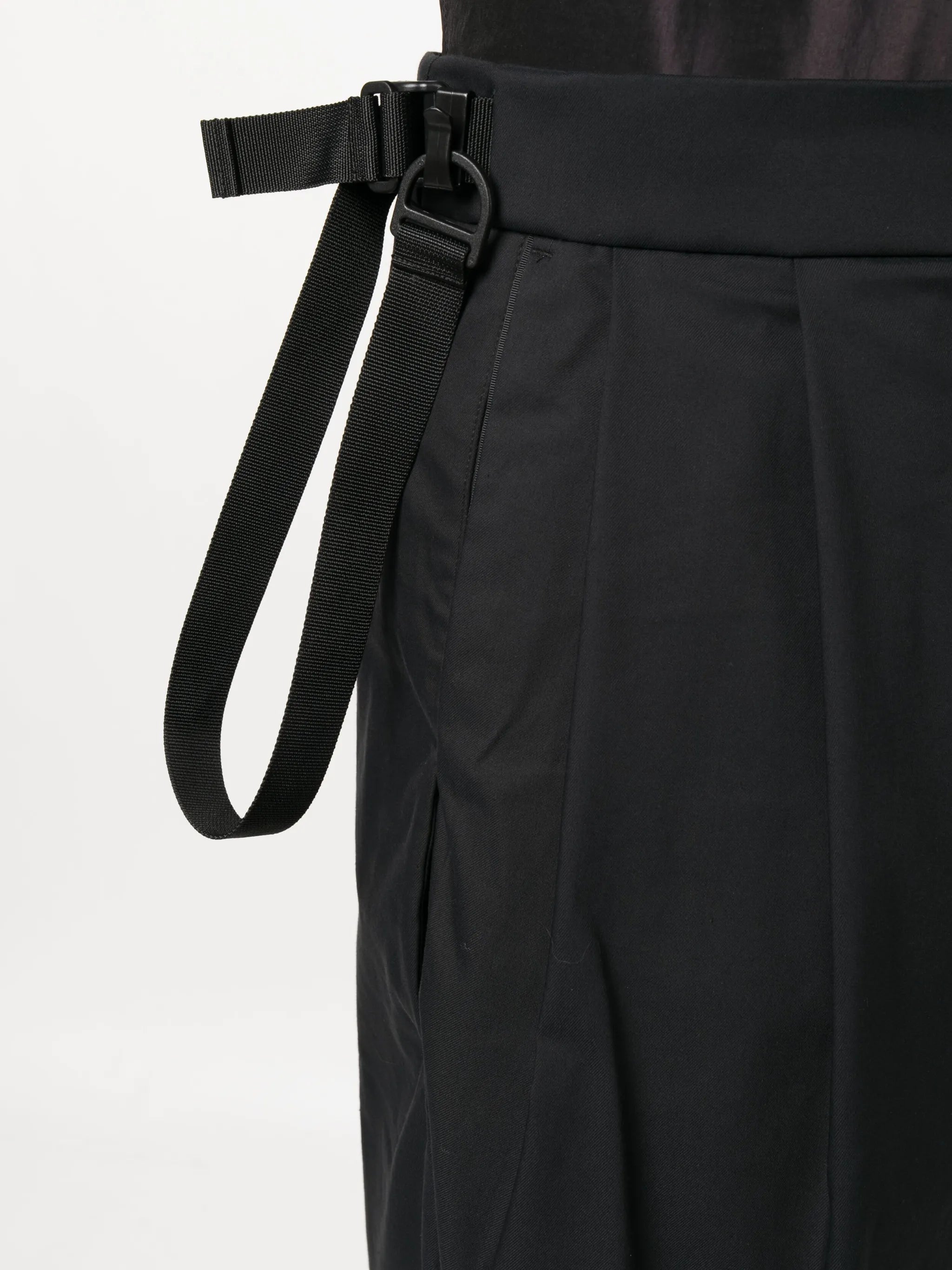pleated wide-leg trousers