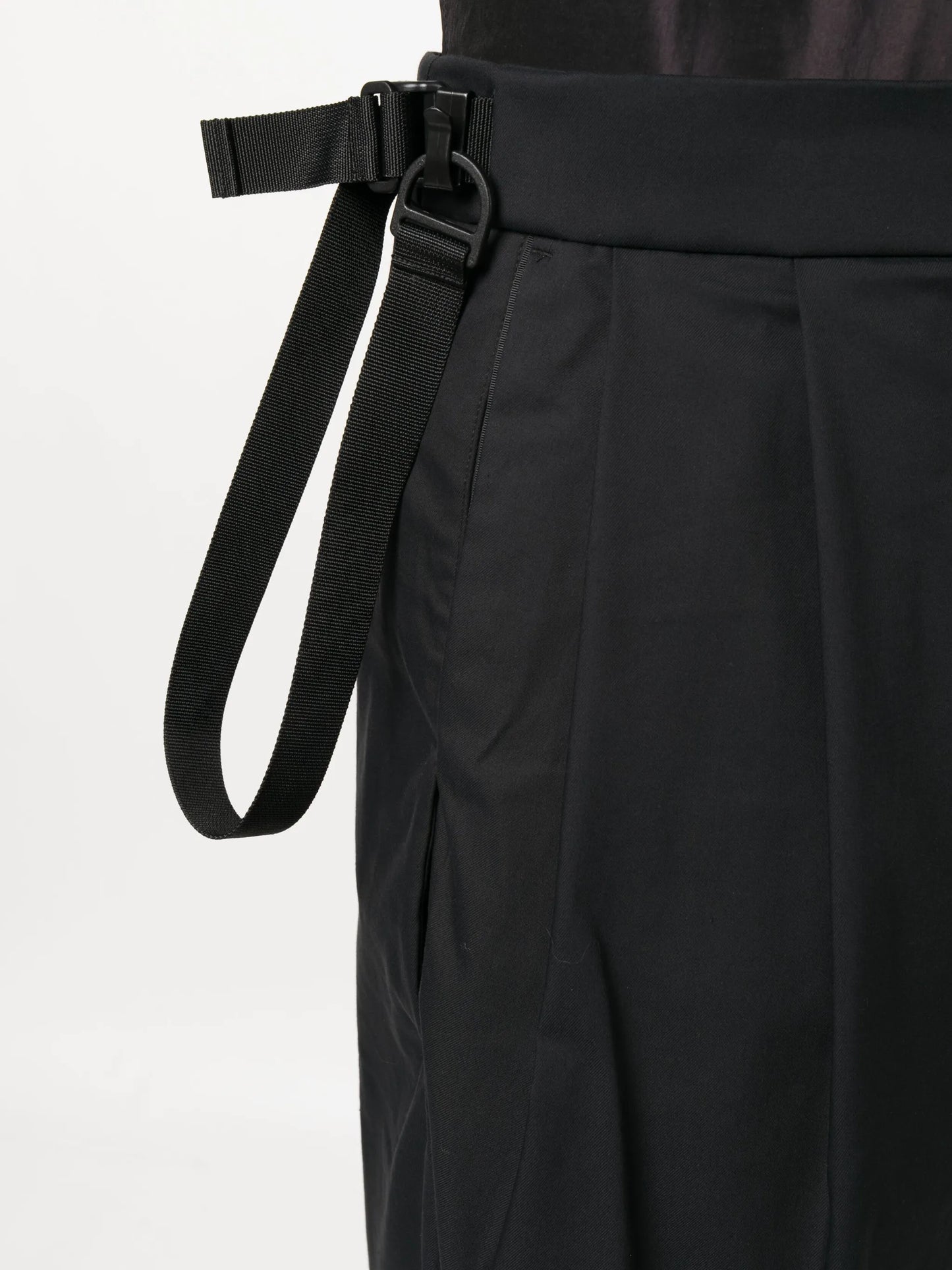 pleated wide-leg trousers