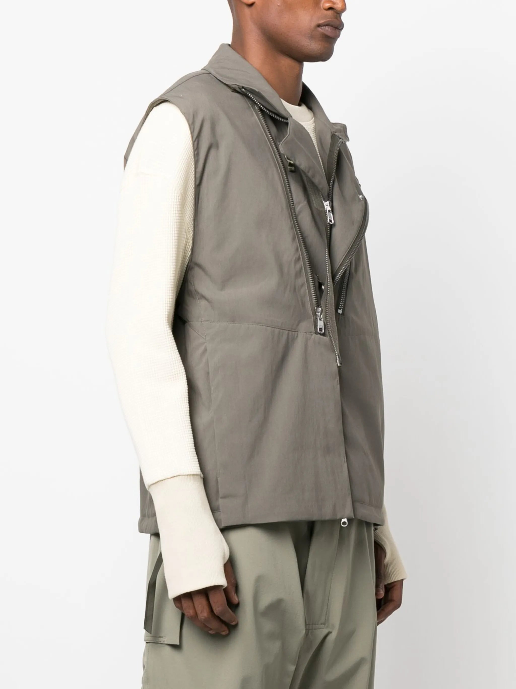 water-repellent zip-up vest