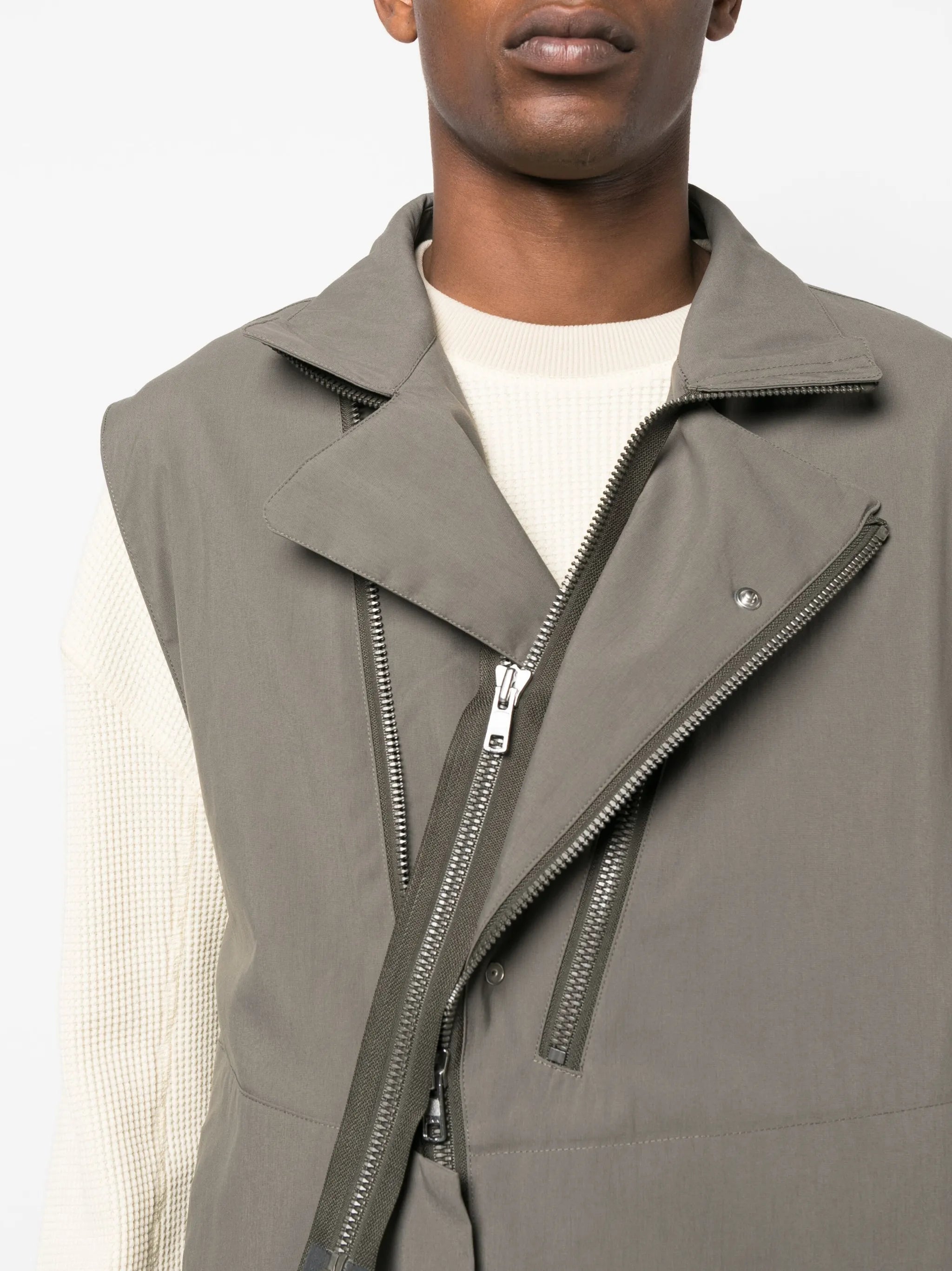 water-repellent zip-up vest