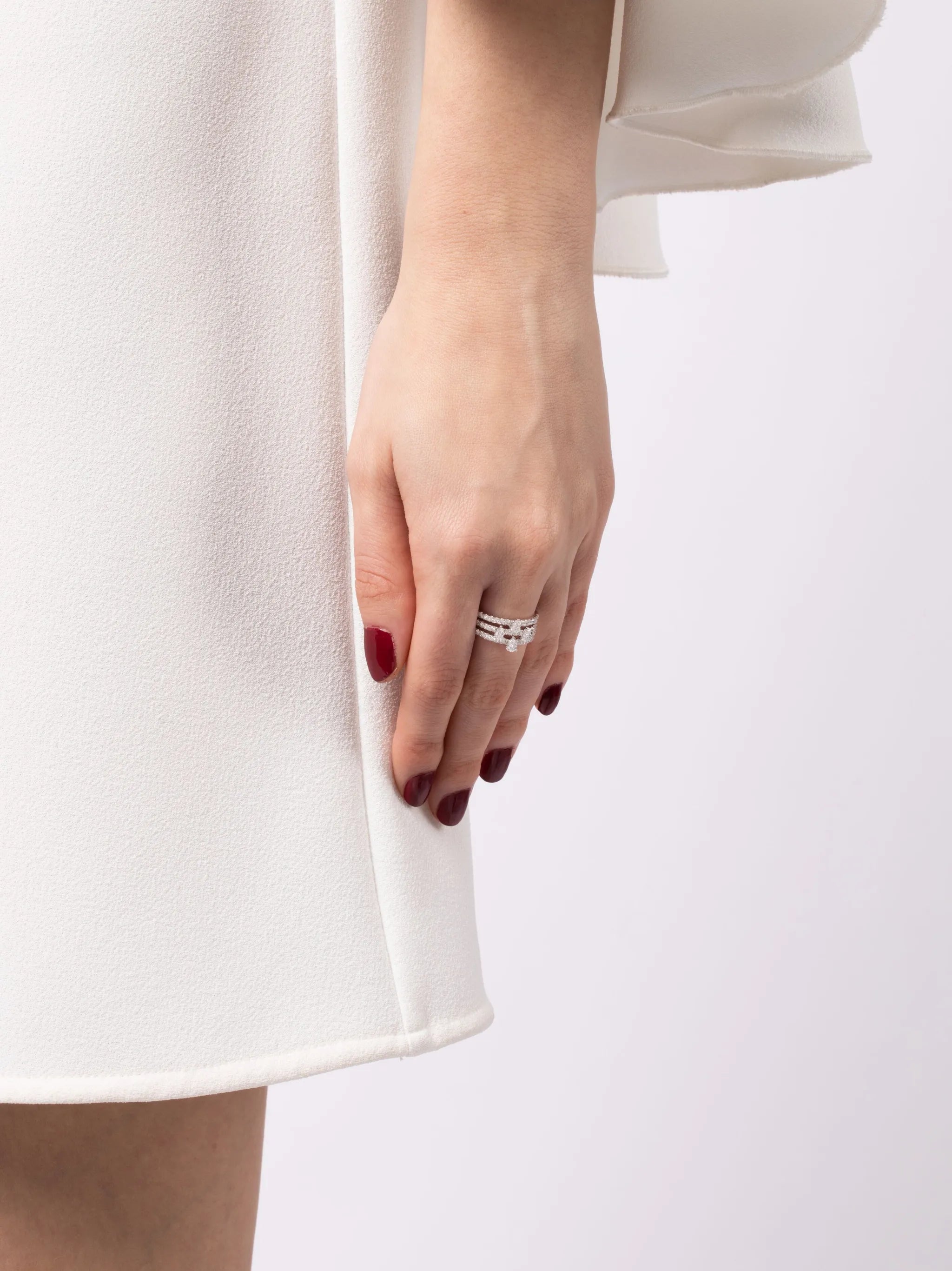 18kt white gold diamond ring