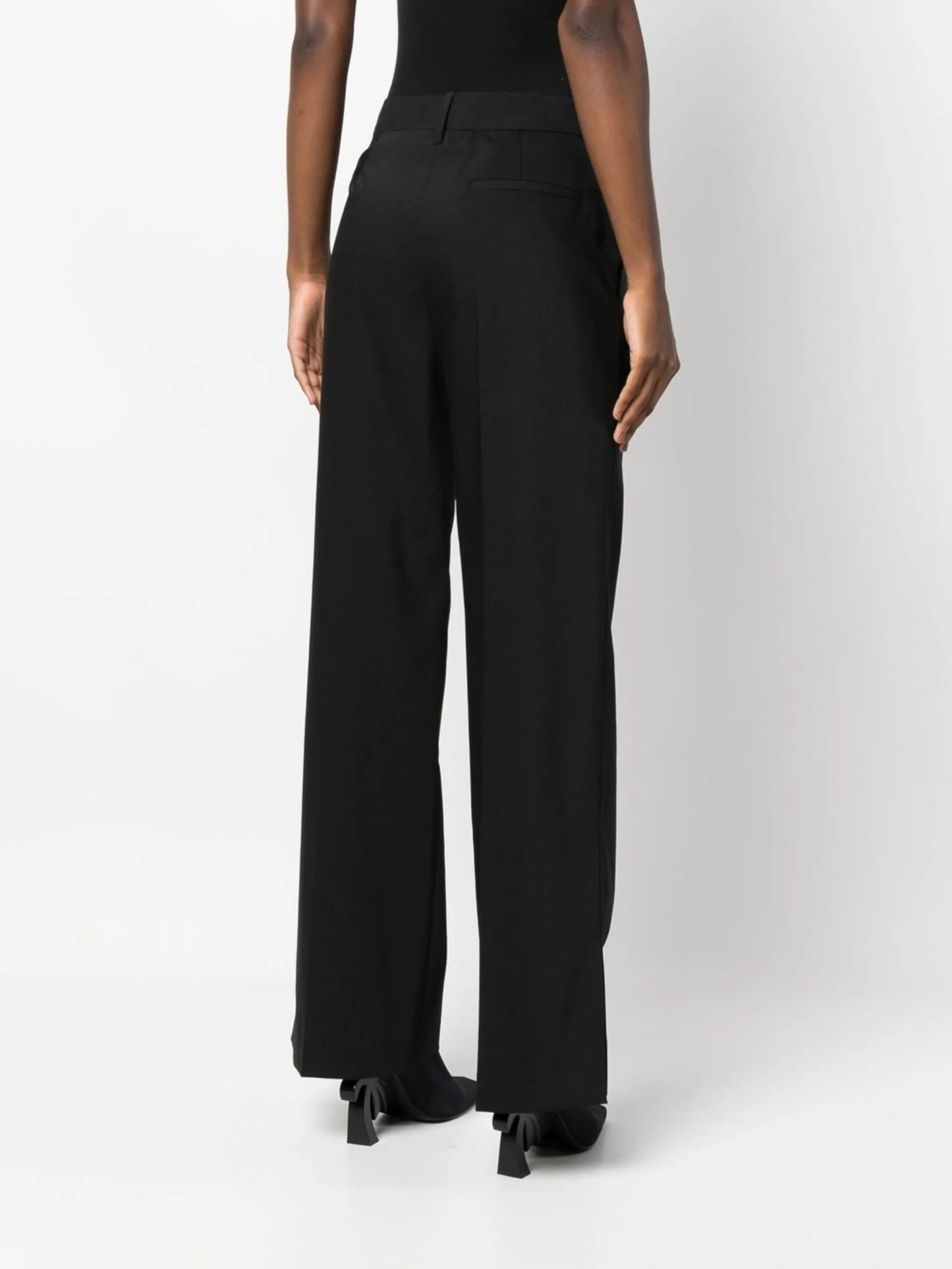 straight-leg tailored trousers