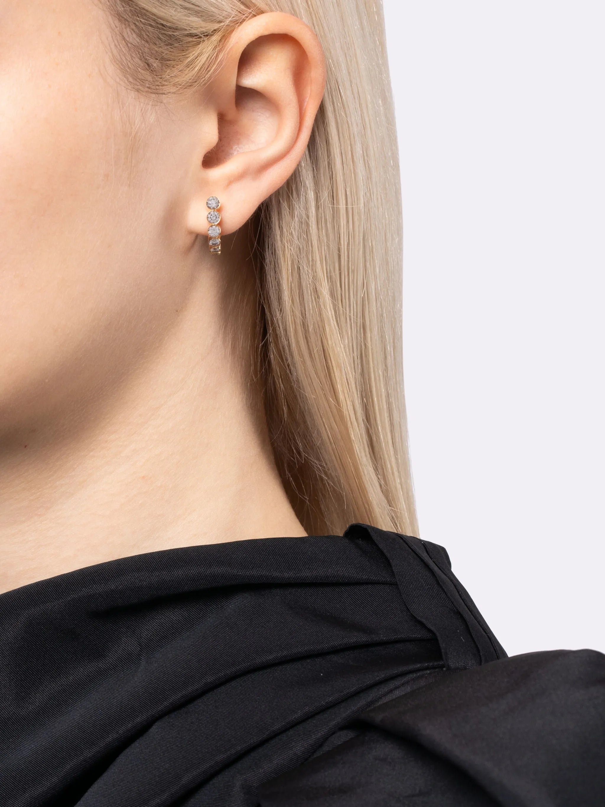 18kt yellow gold diamond huggie earring