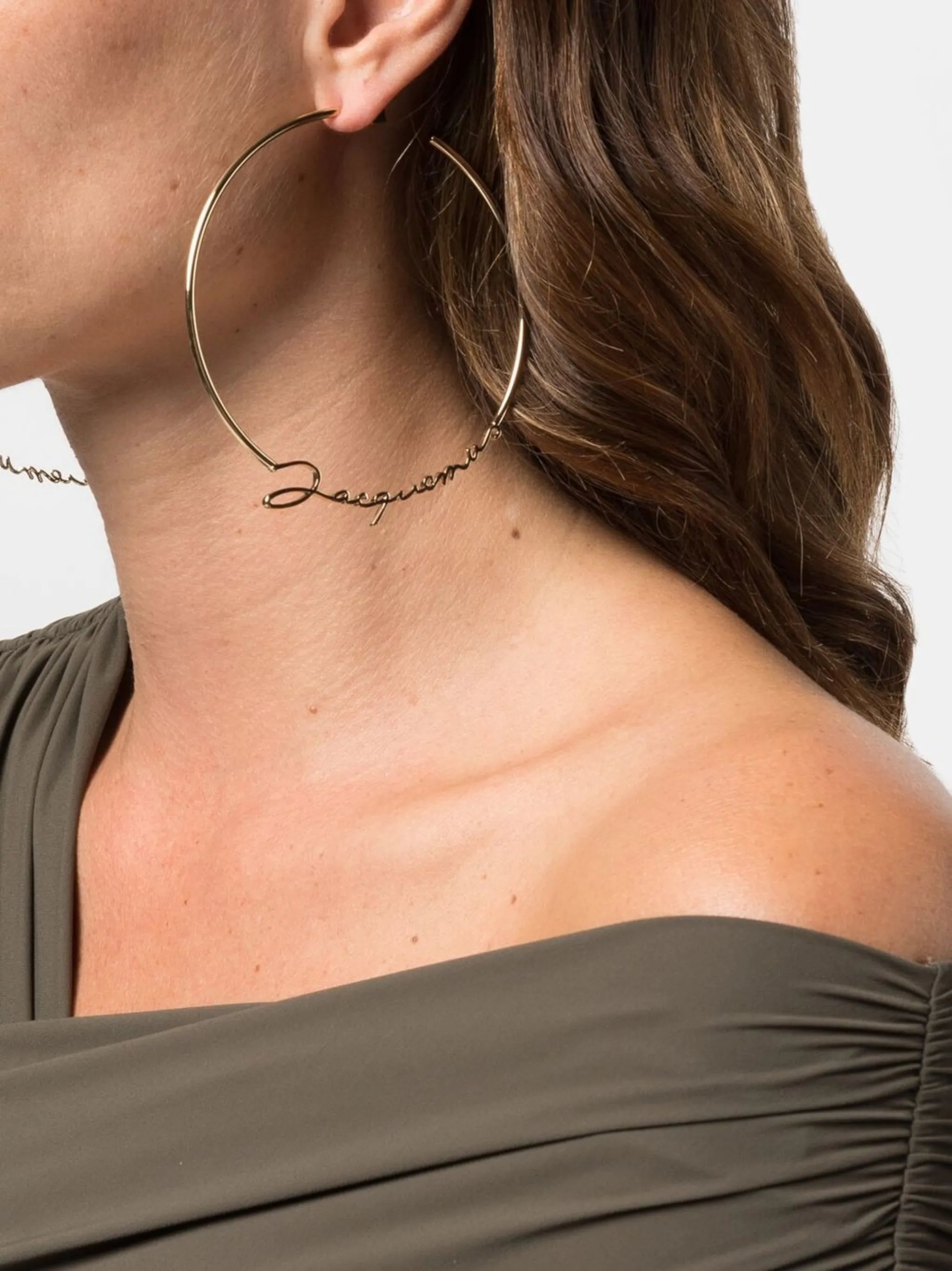 Les Creoles Jacquemus hoop earrings