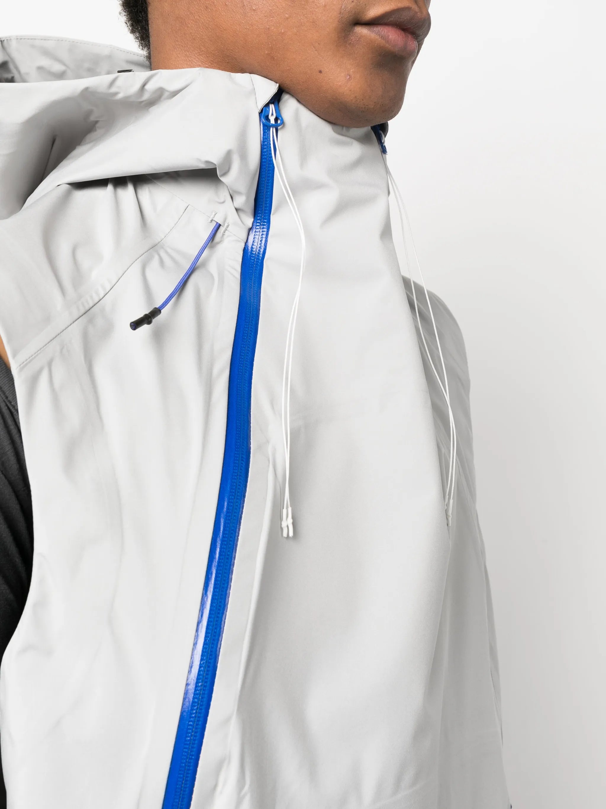 off centre-zip hooded gilet