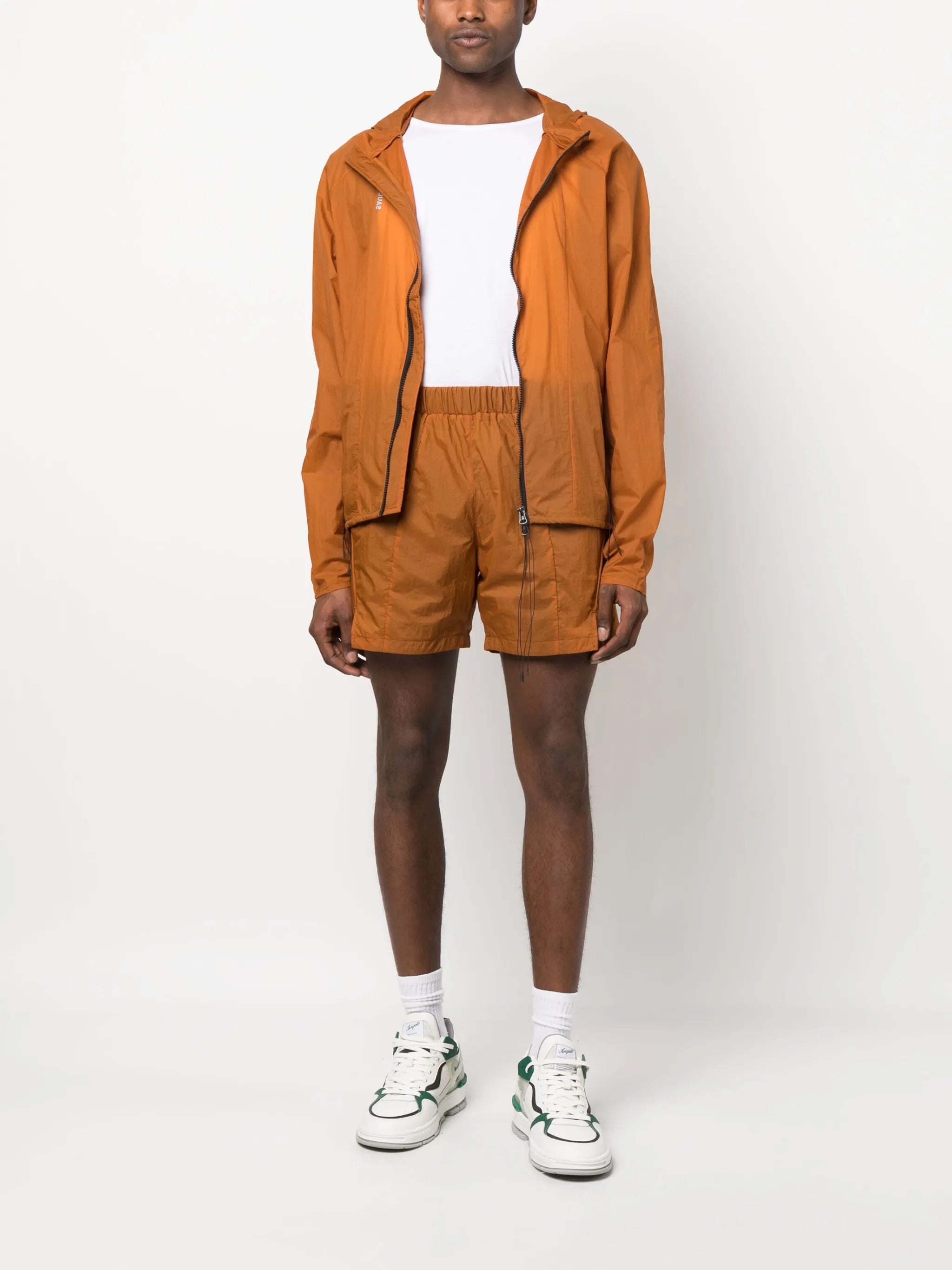 elasticated-waistband lightweight shorts