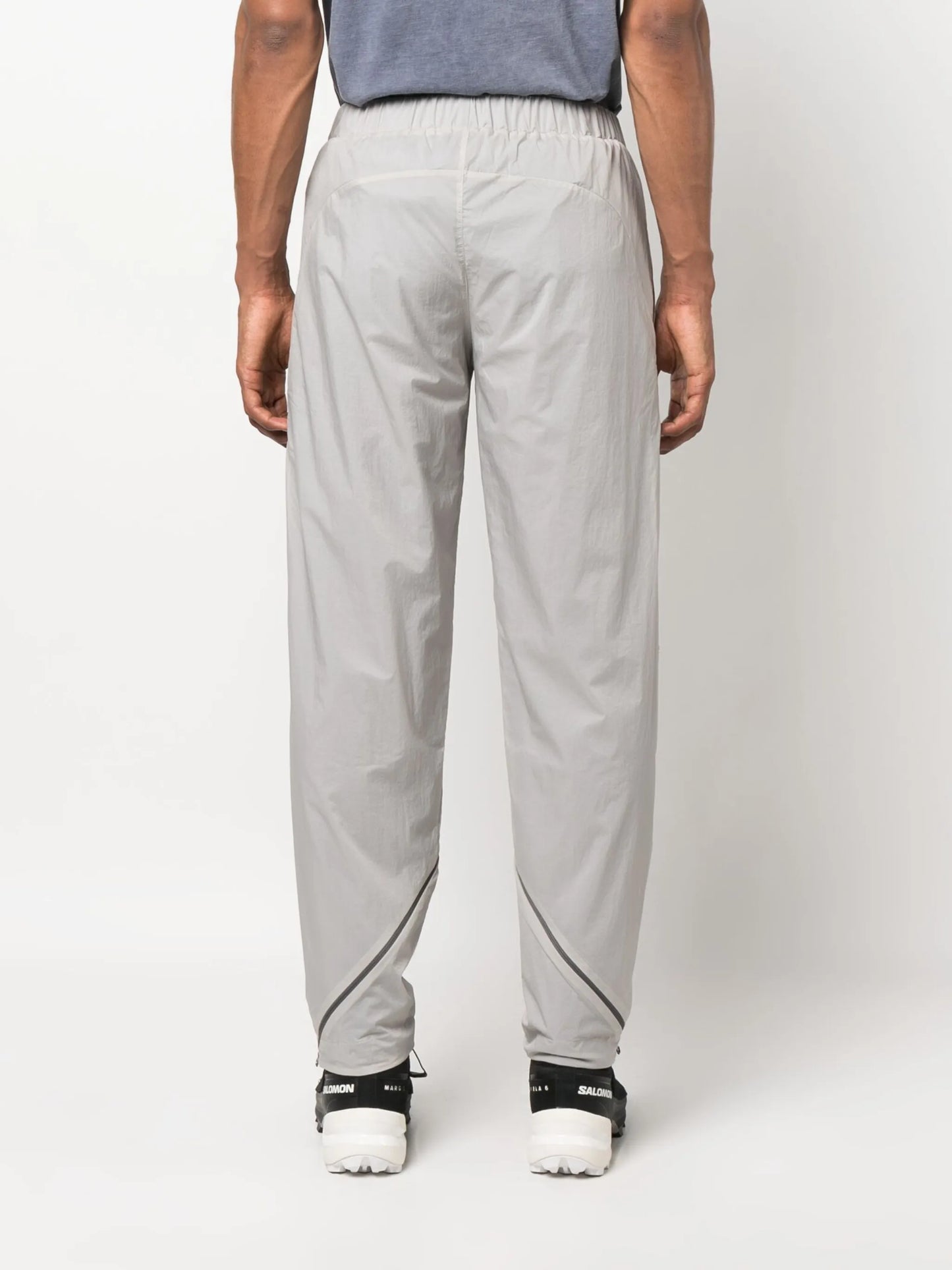 elasticated-waistband lightweight shorts
