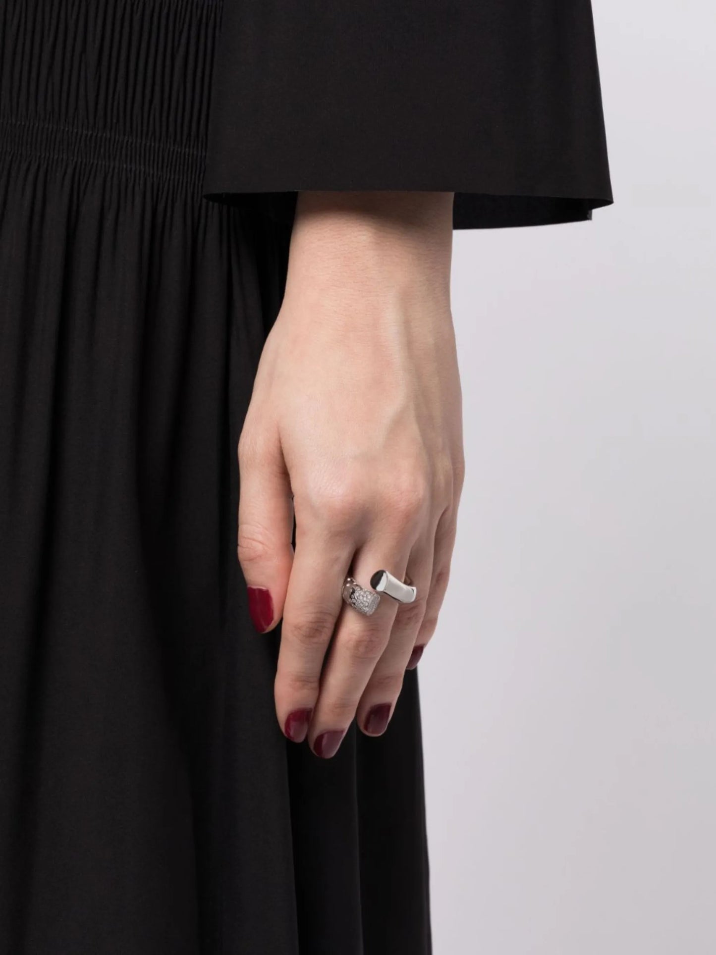 18kt white gold Large Oera diamond ring