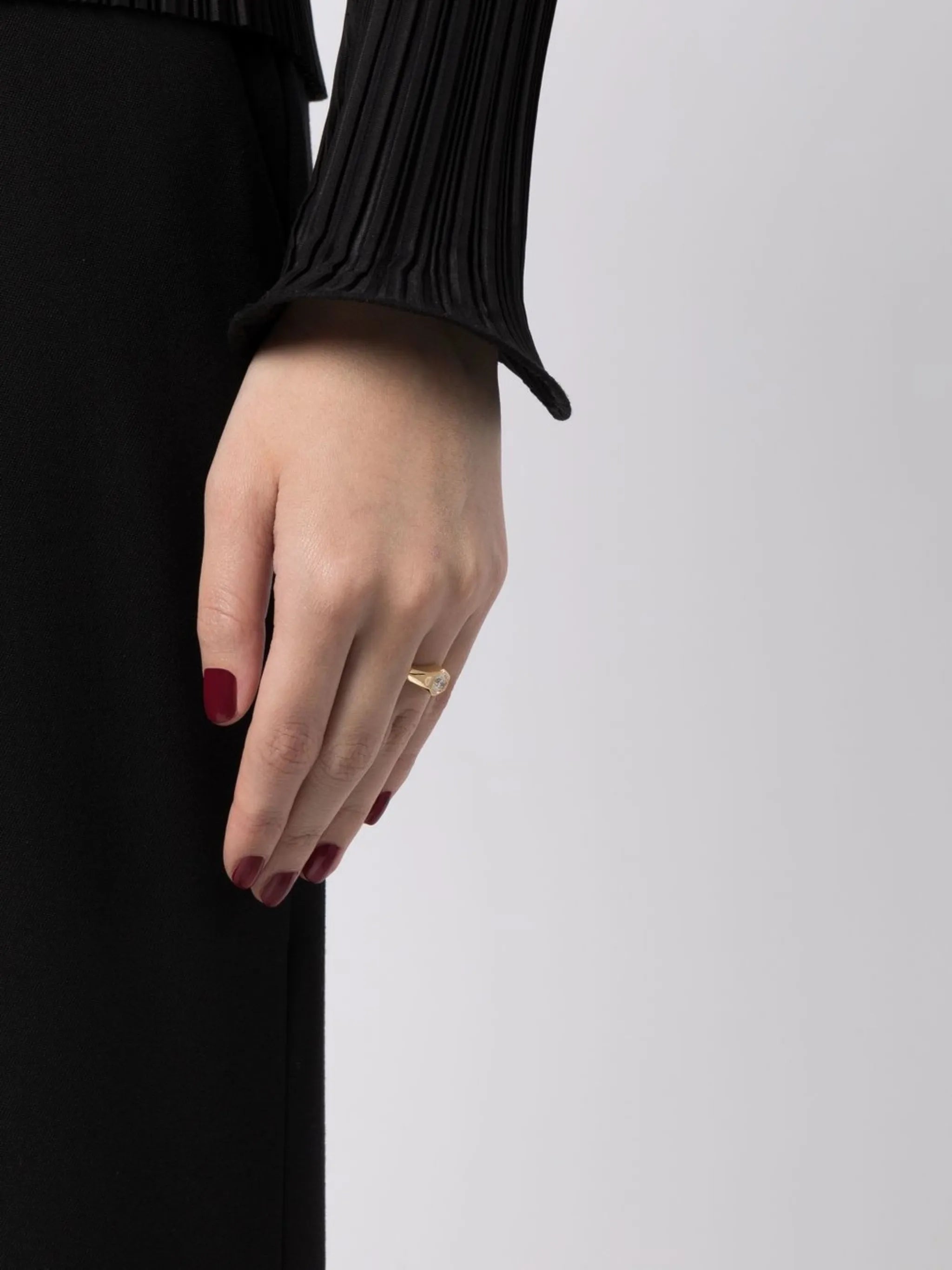 18kt yellow gold Knife Edge diamond signet ring
