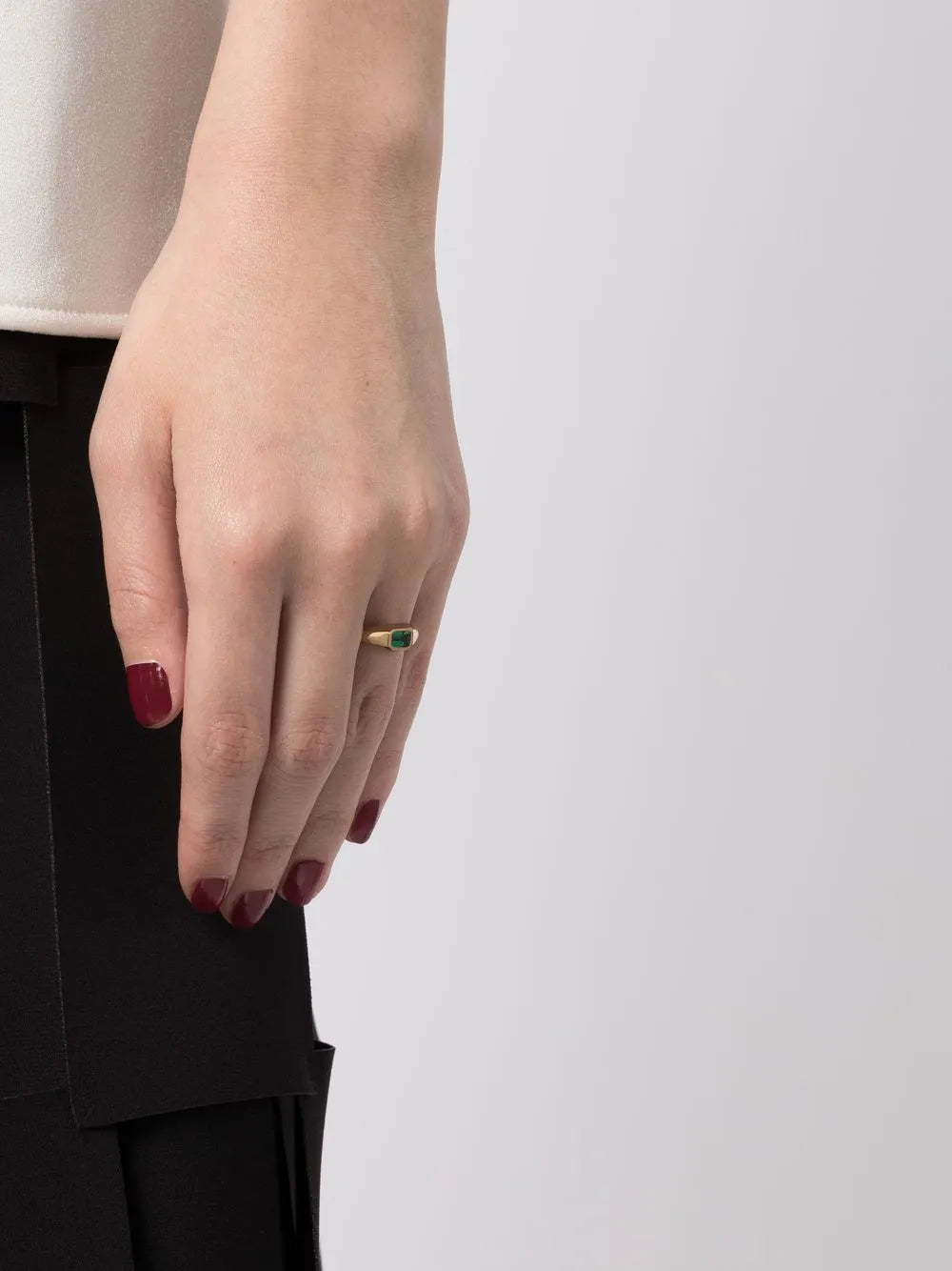 18kt yellow gold emerald signet ring